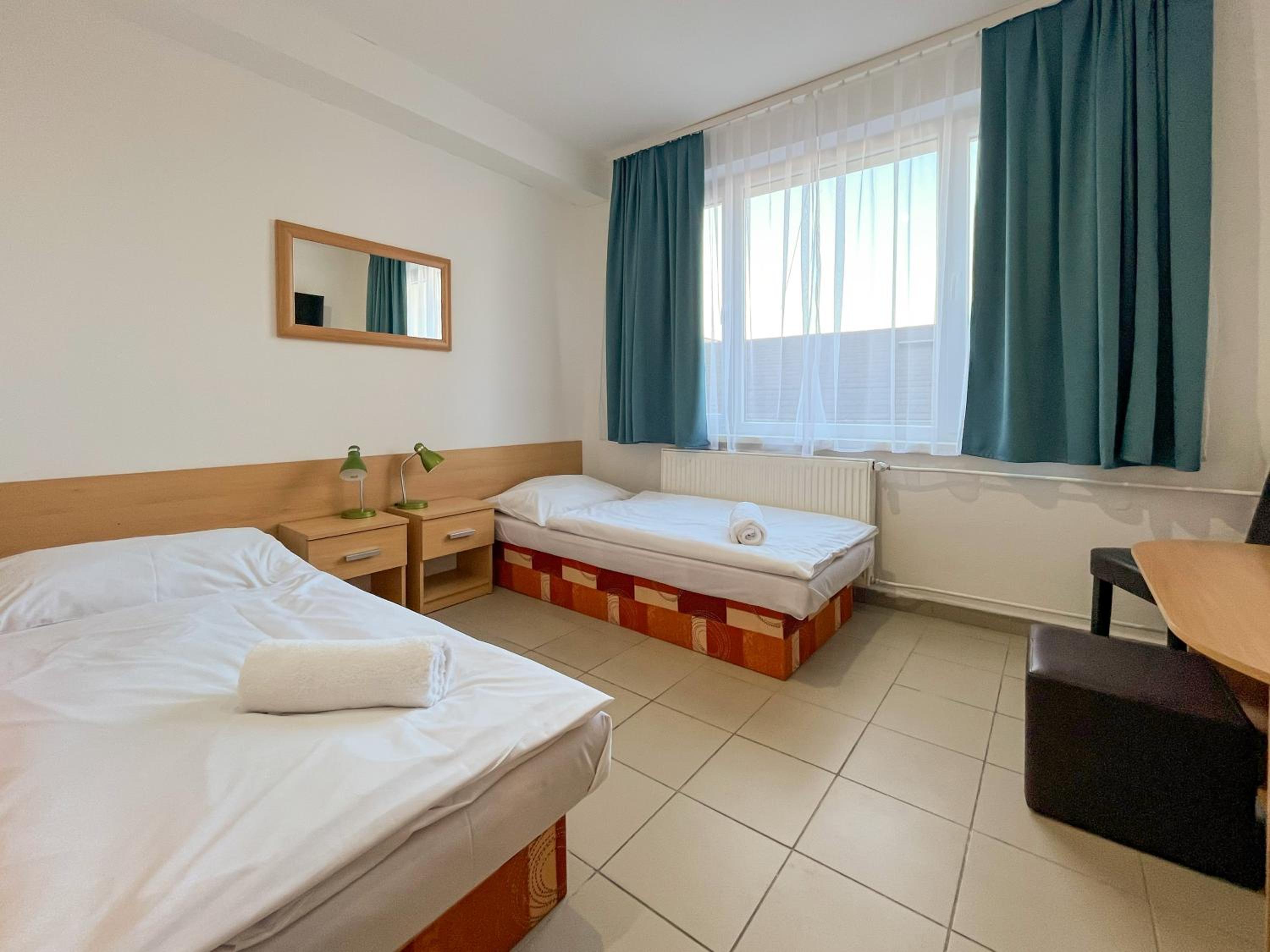 Standard Double or Twin Room - Photo 4