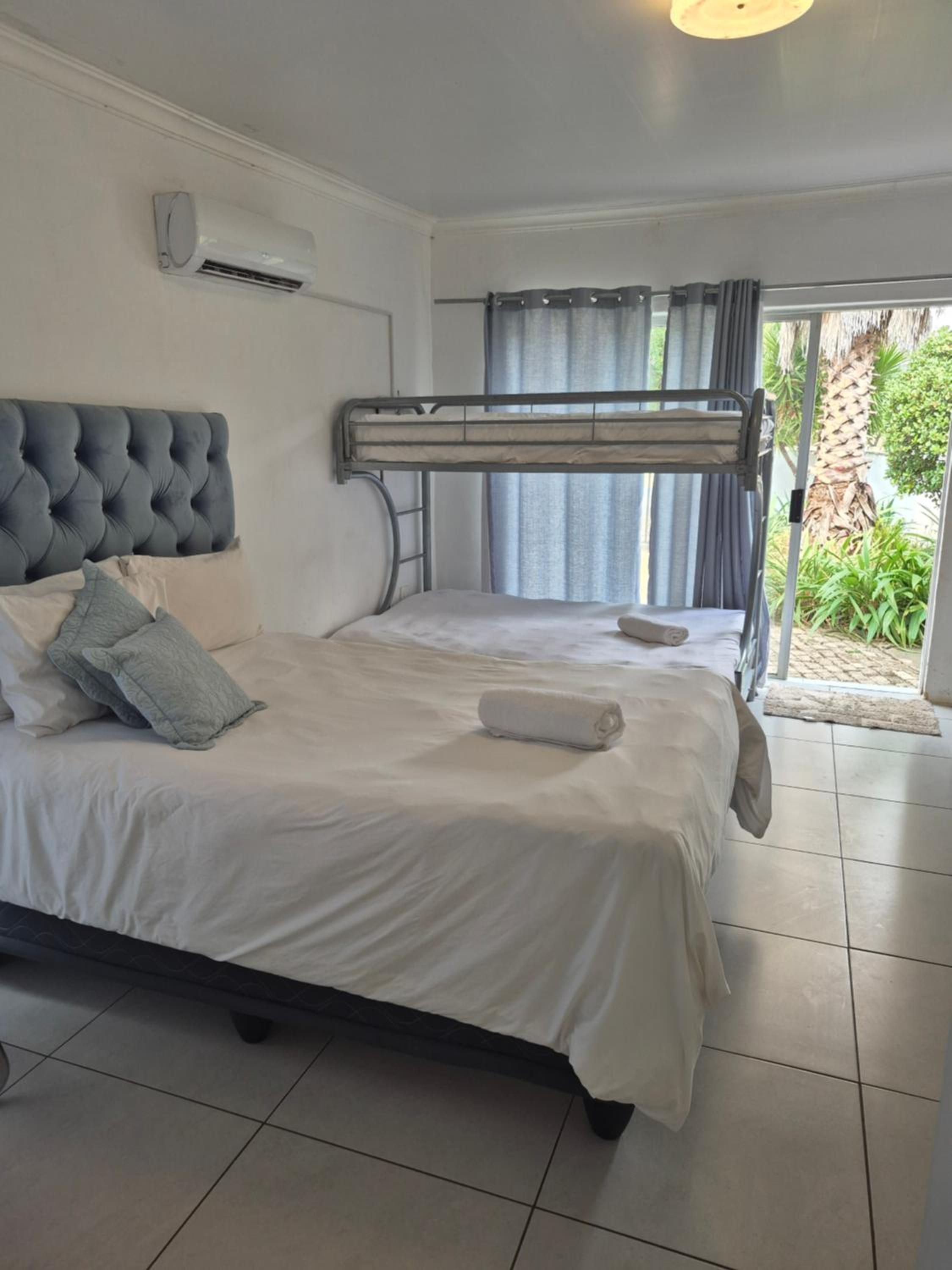 Deluxe Double Room (2 Adults + 1 Child) photo 1