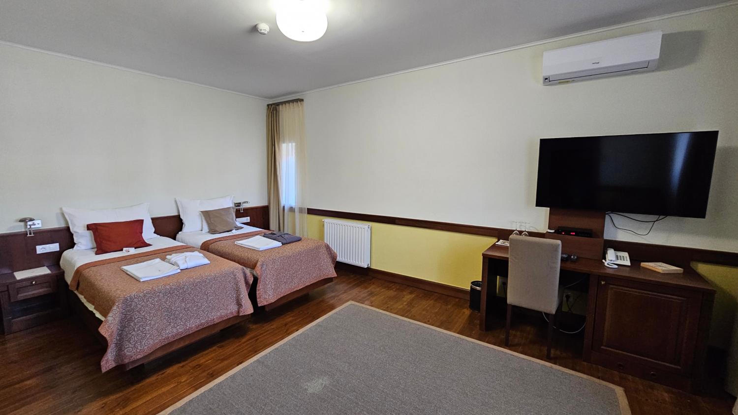 King Room - Disability Access photo 1