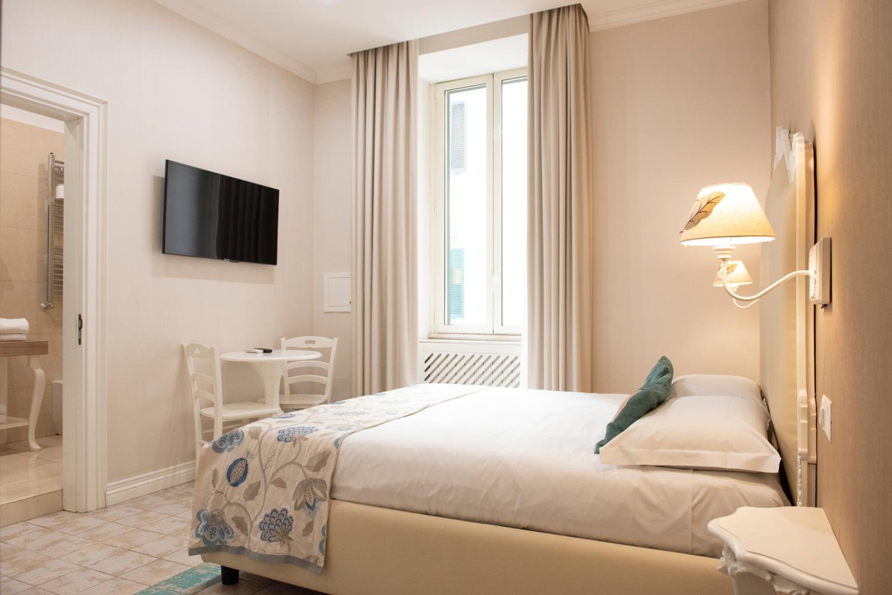 Deluxe Double Room with Bath