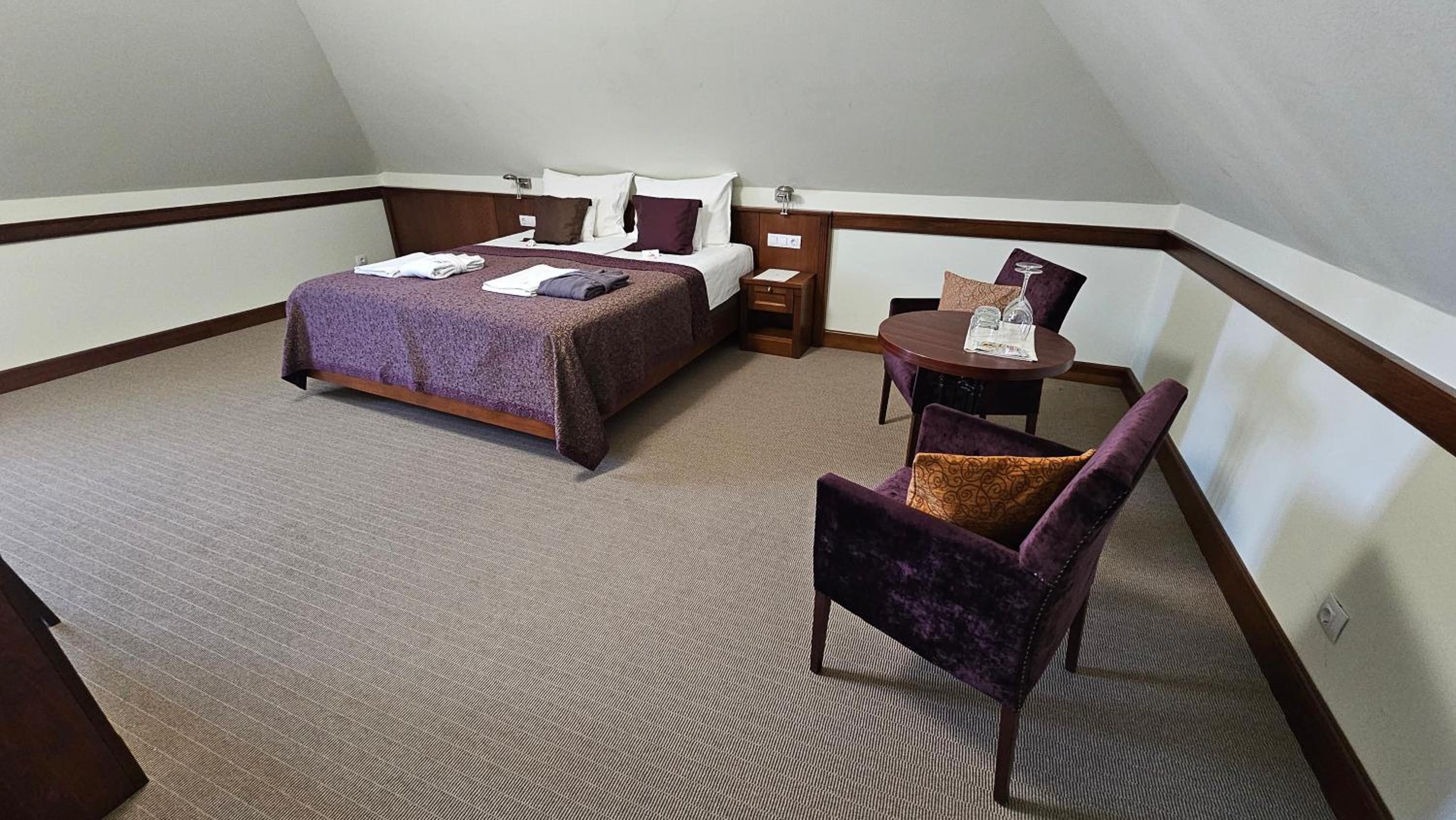 Standard Queen Room photo 1