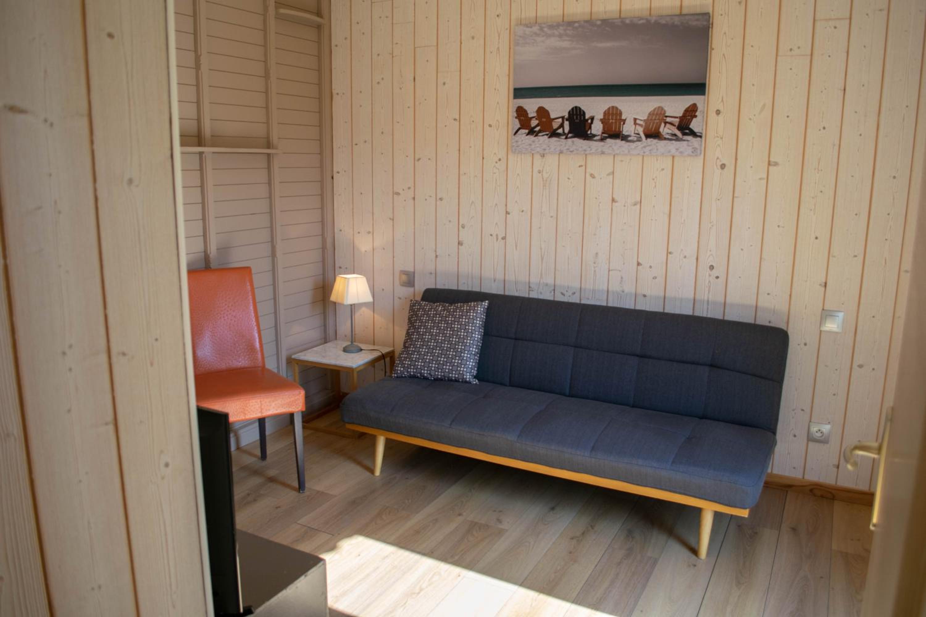 Cottage with Garden View - Photo 3