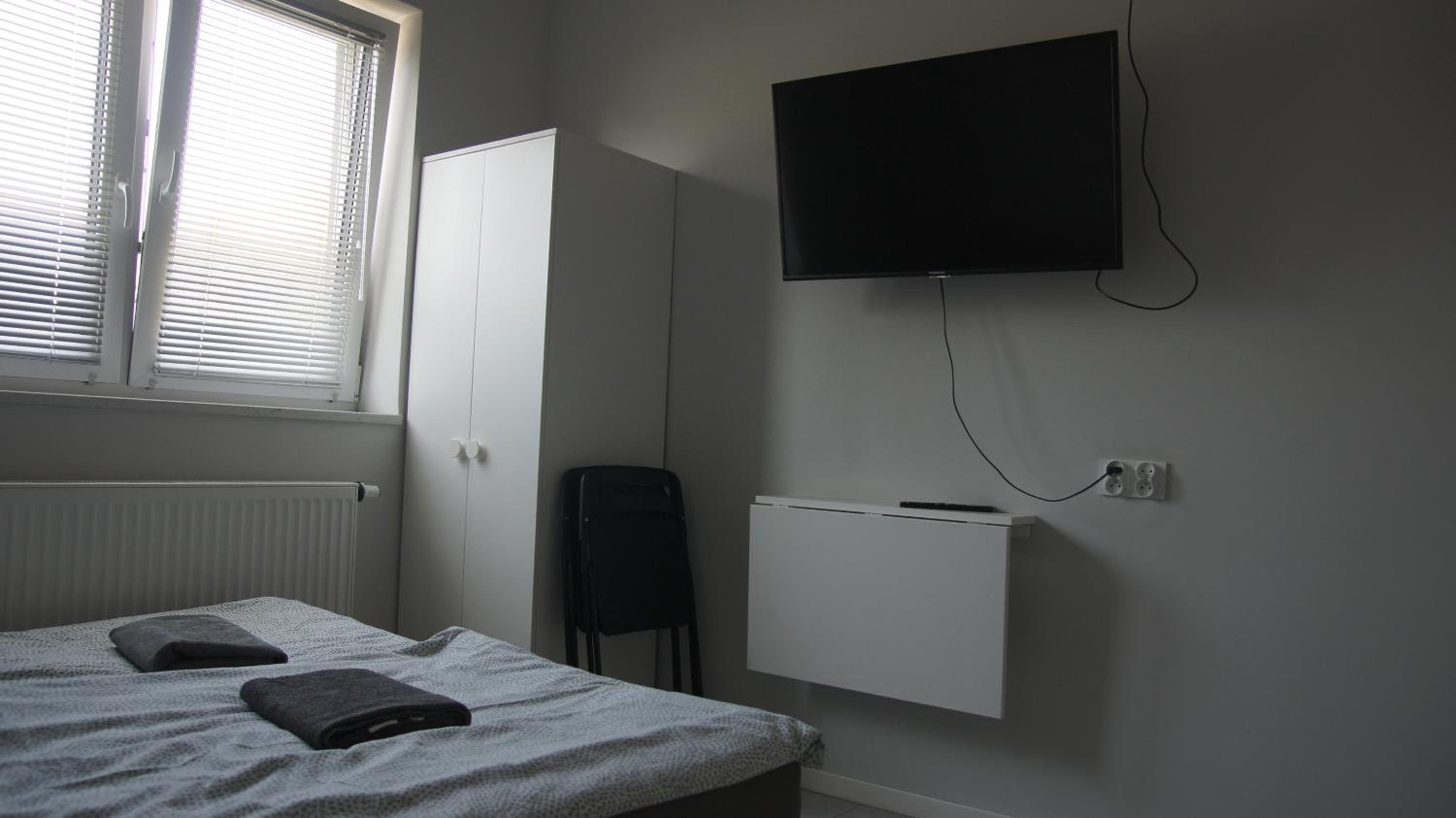Double Room with Private Bathroom - Photo 2