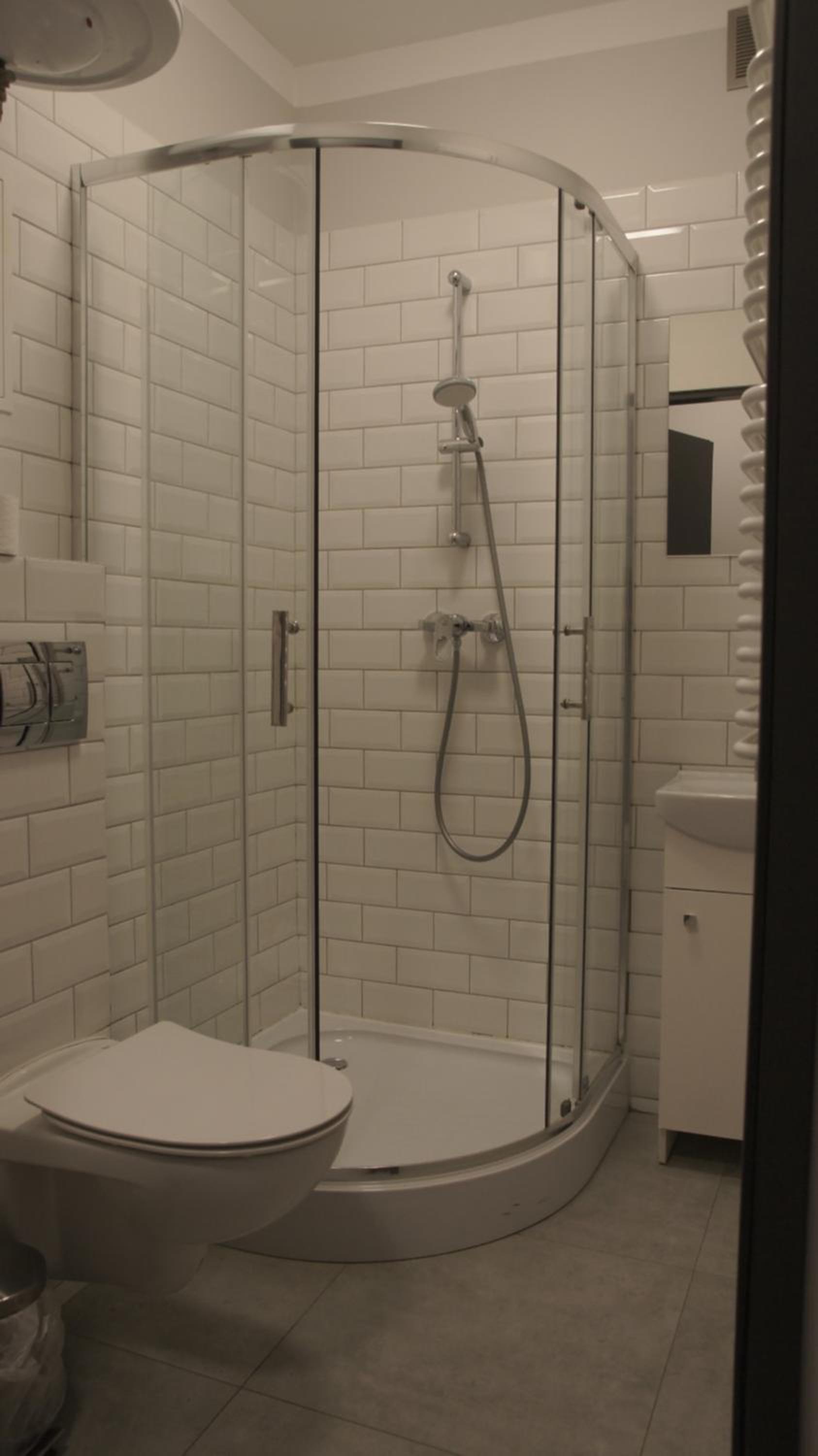 Double Room with Private Bathroom - Photo 8