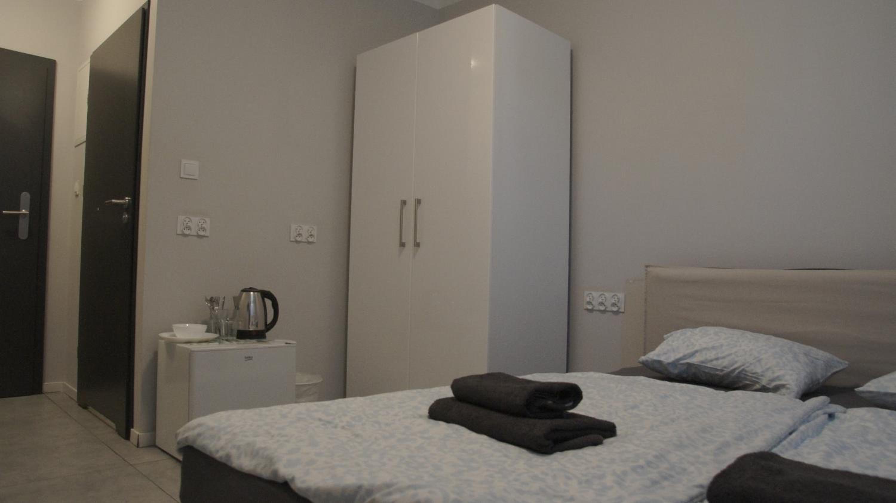 Double Room with Private Bathroom - Photo 6