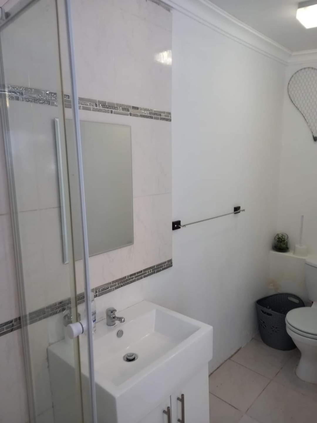 Deluxe Double Room With Shower photo 3