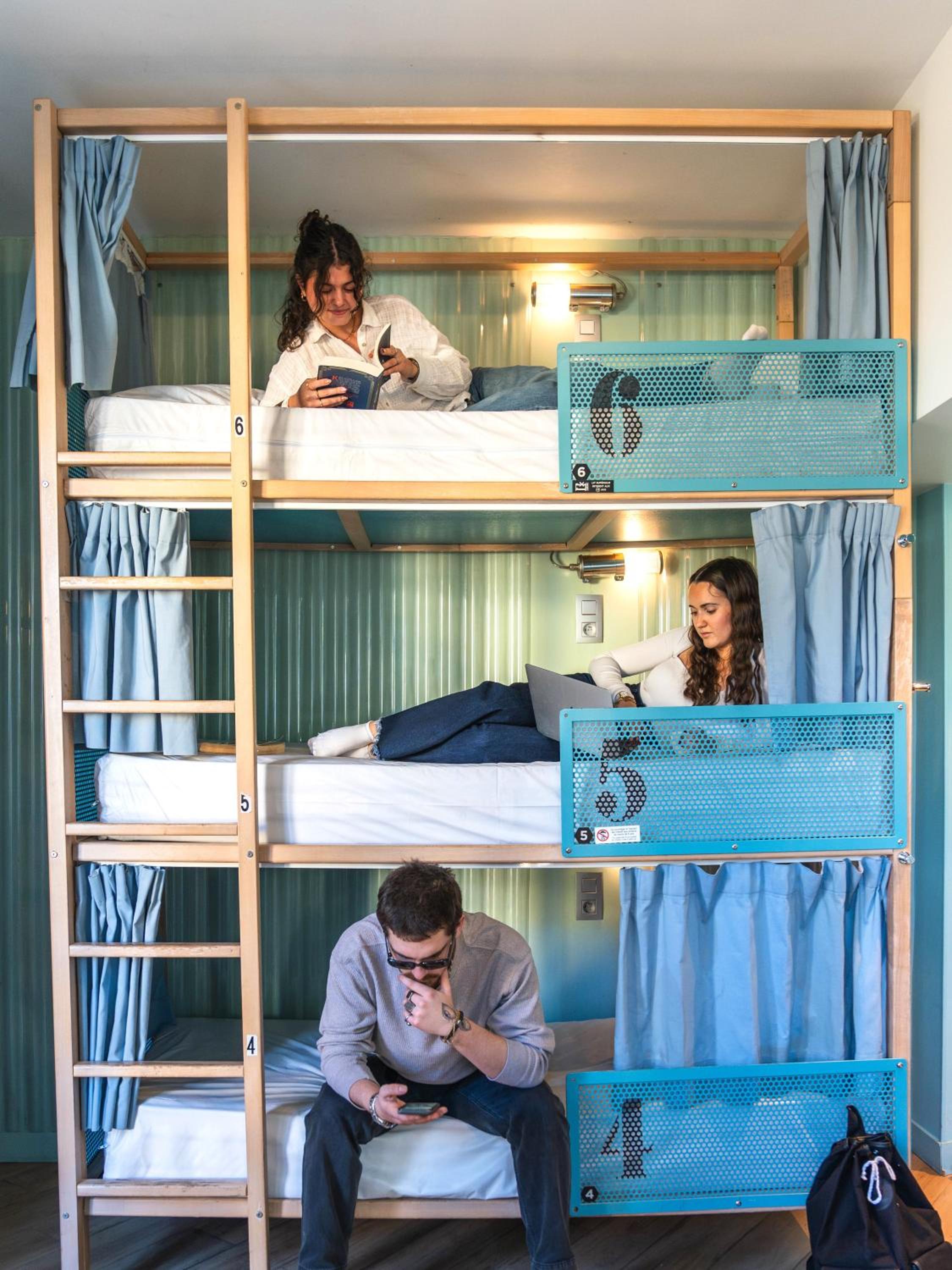 Bed in 6-Bed Mixed Dormitory Room photo 1