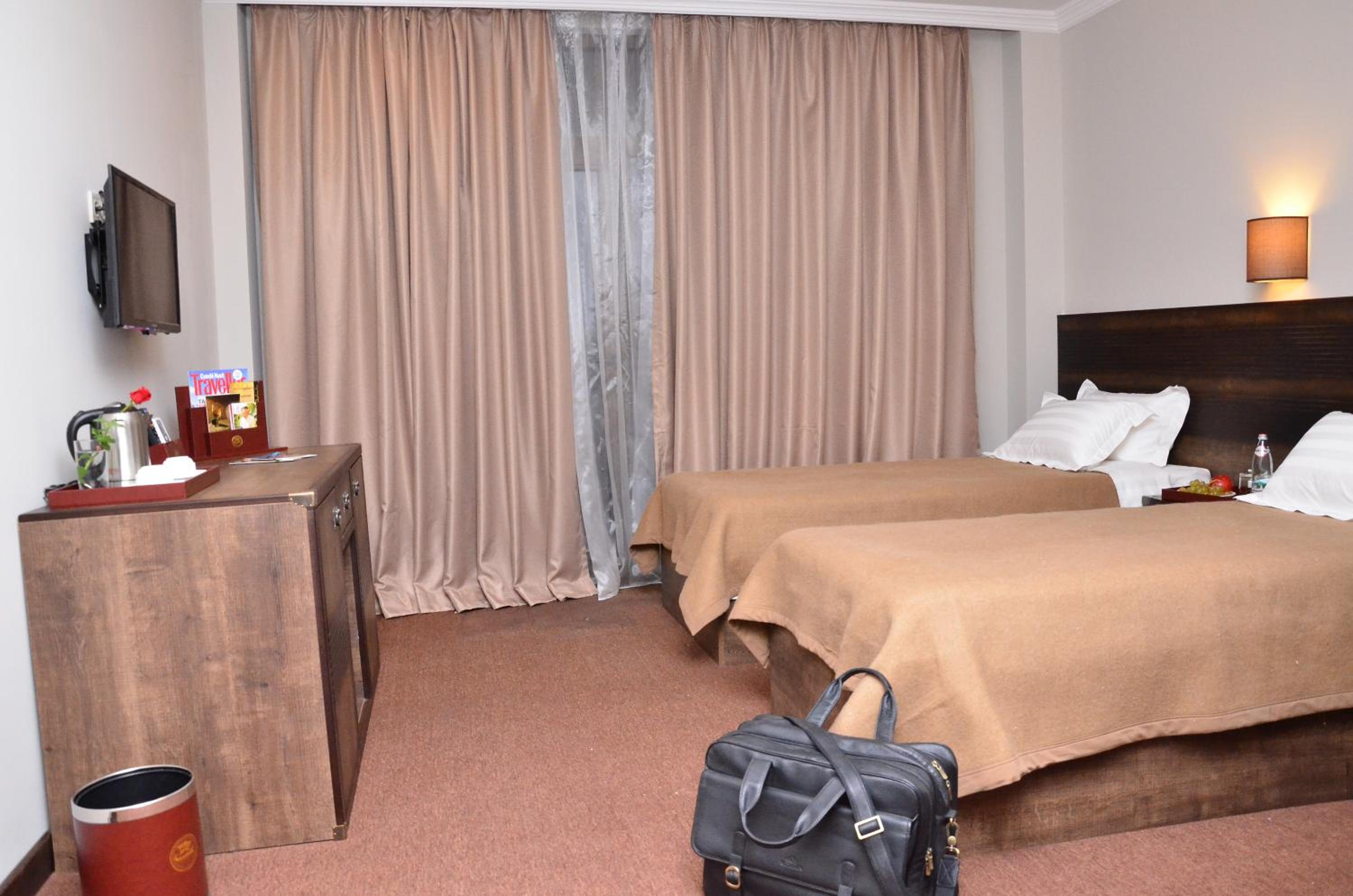 Twin Room - Photo 1