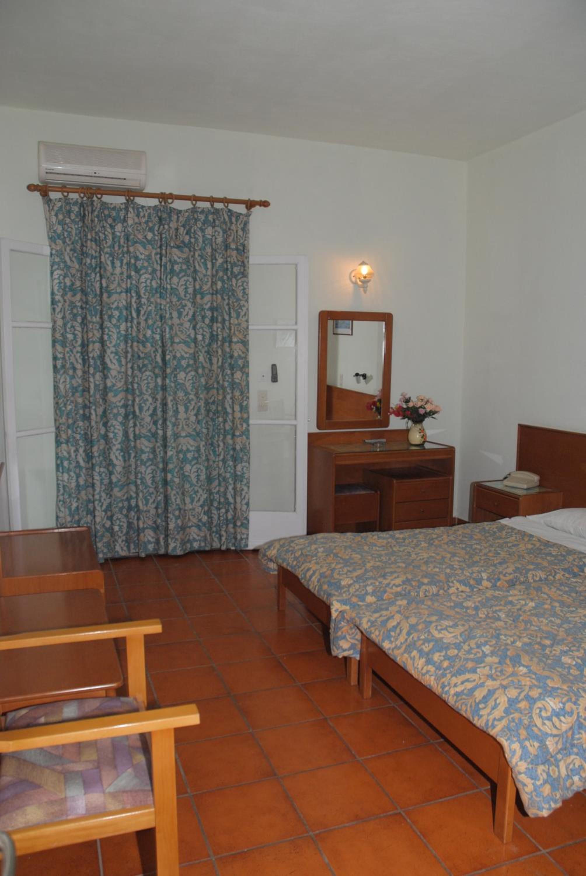 Double Room - Photo 7