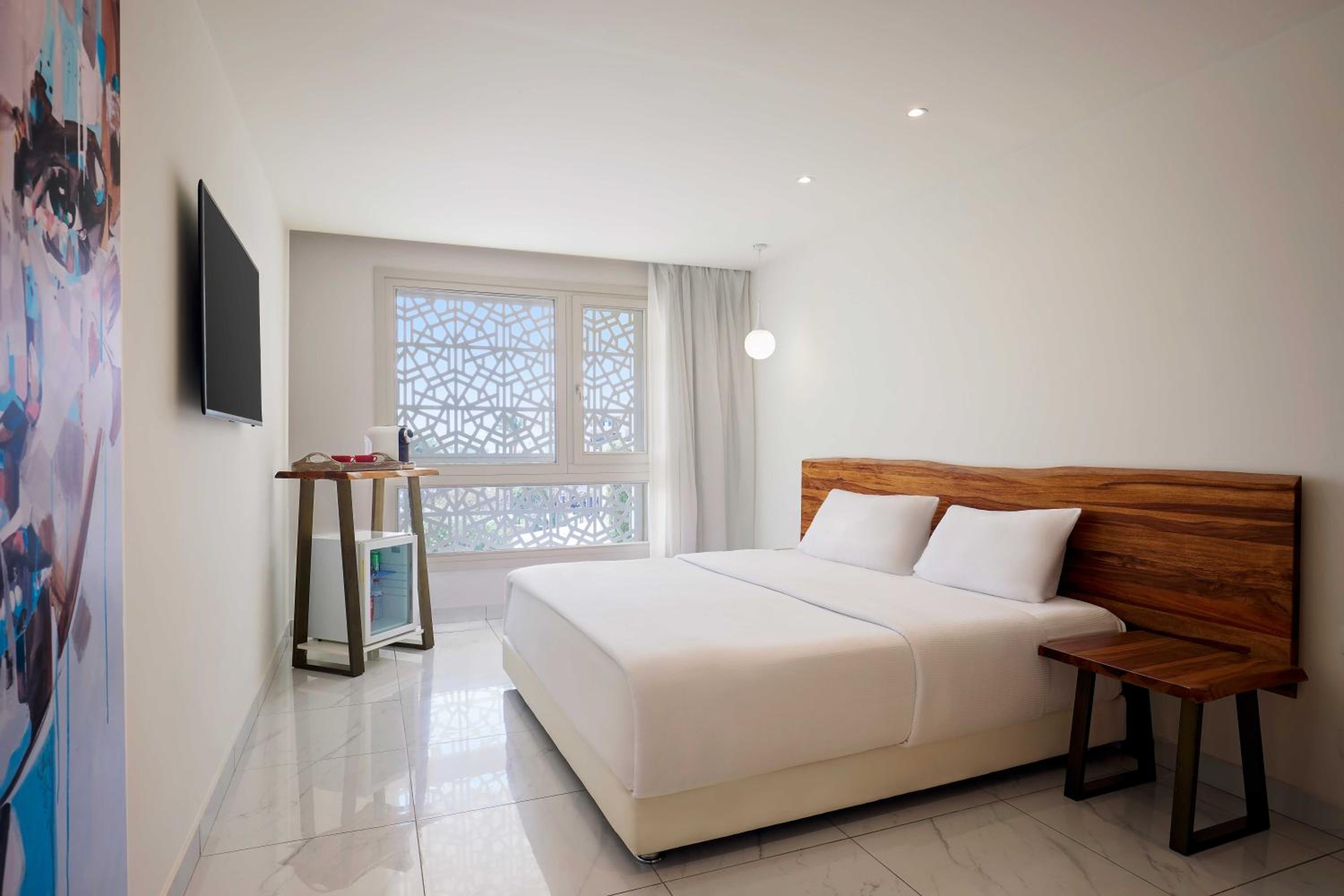 Honeymoon Suite