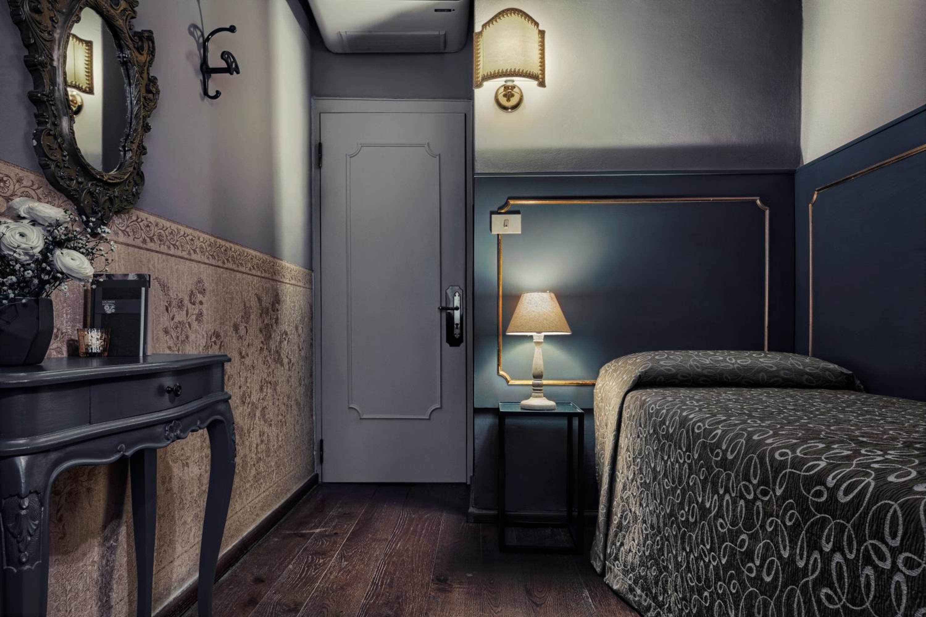 Single Room with Shared Toilet photo 1