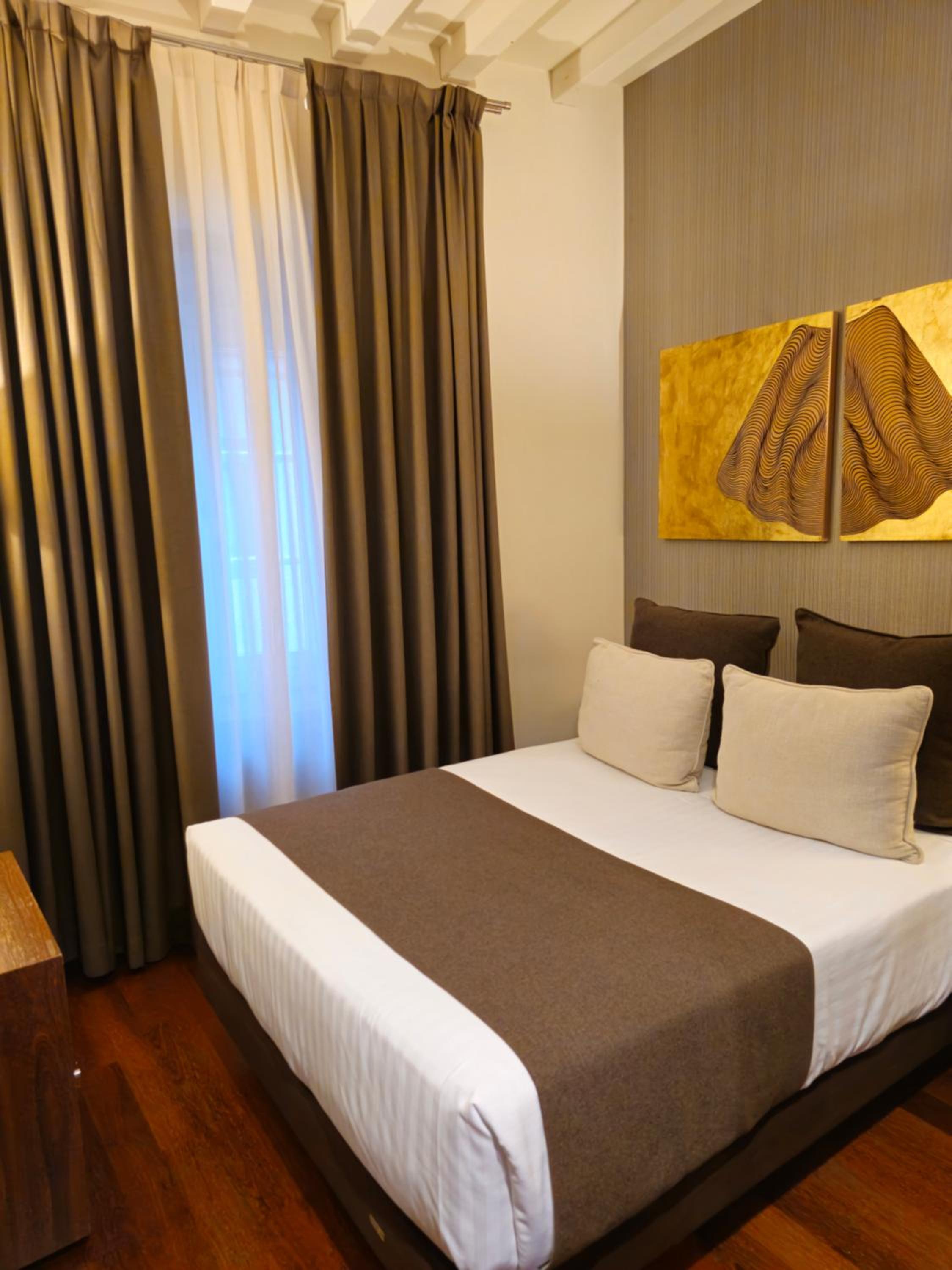 Economy Double Room - Photo 2