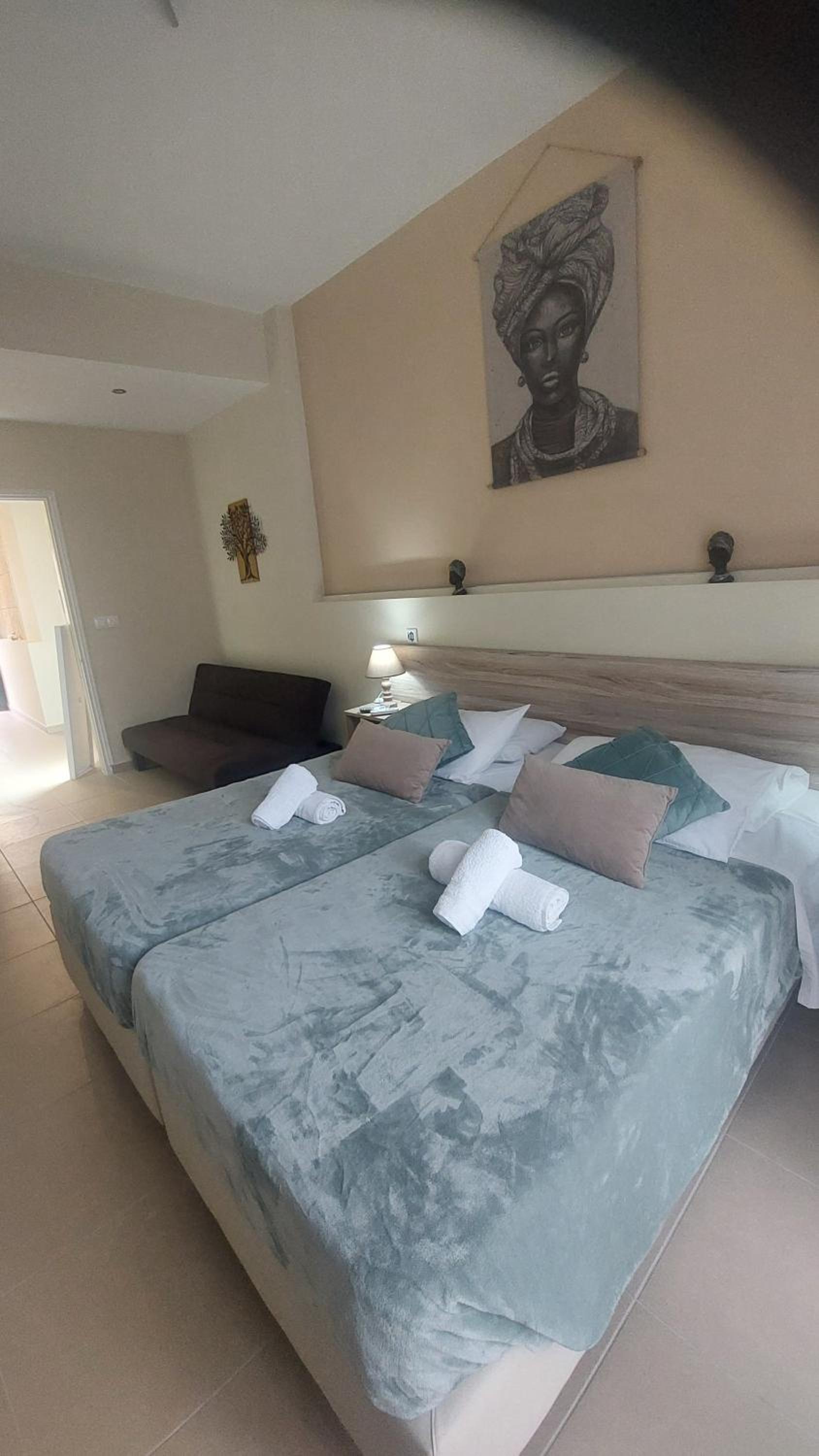 Standard Twin Room with Garden View