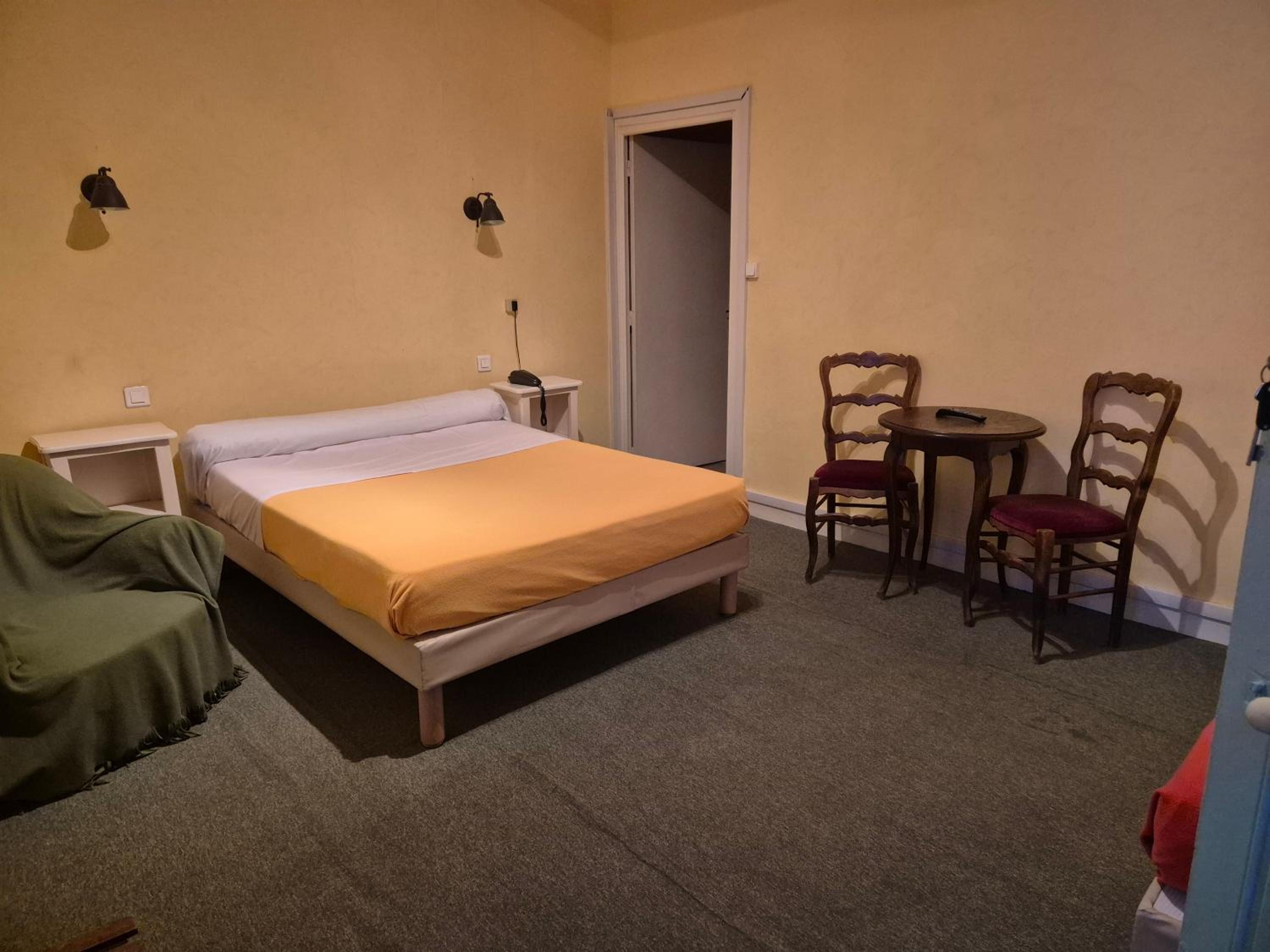 Economy Triple Room