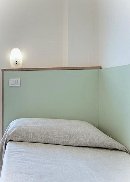 Small Single Room photo 1