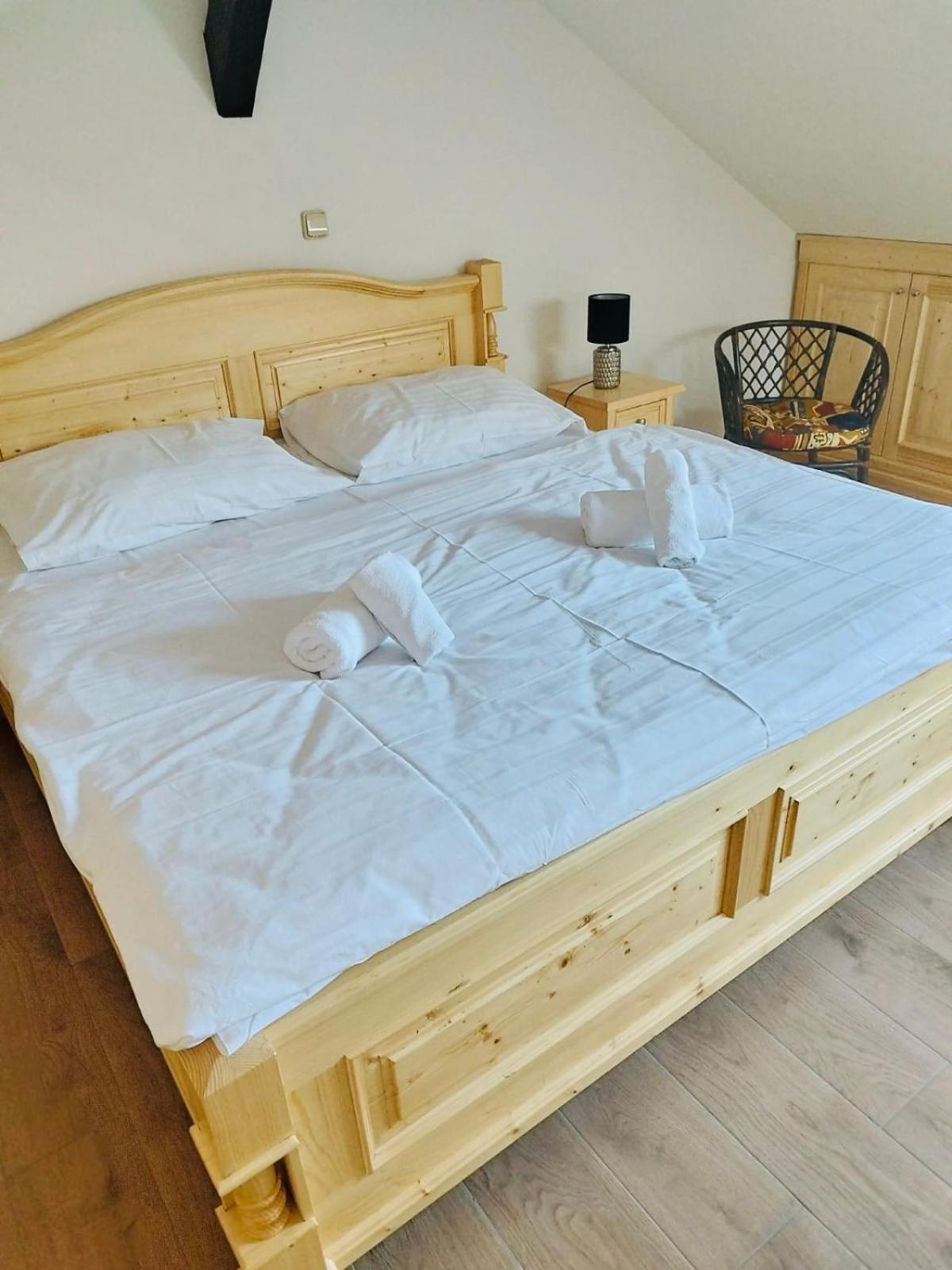 Large Twin Room photo 2