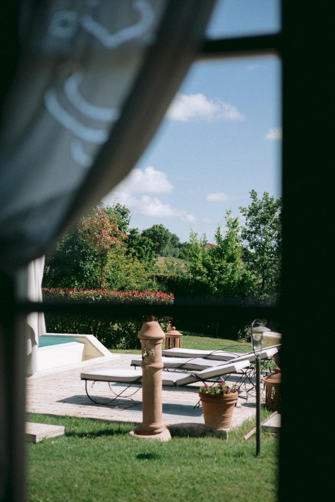 Two-Bedroom Apartment with Pool View photo 1