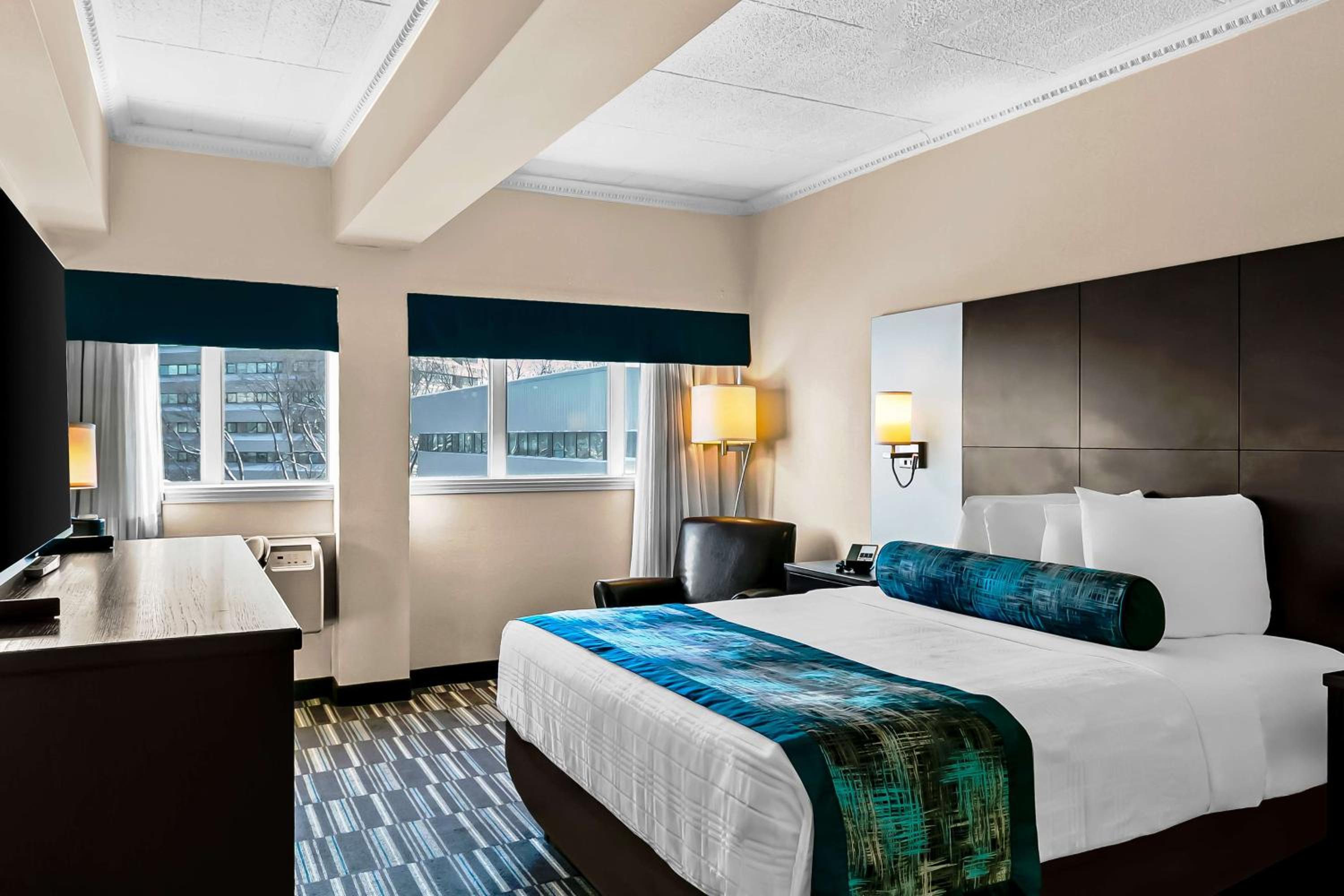 Executive King Room - Non-Smoking - Photo 1