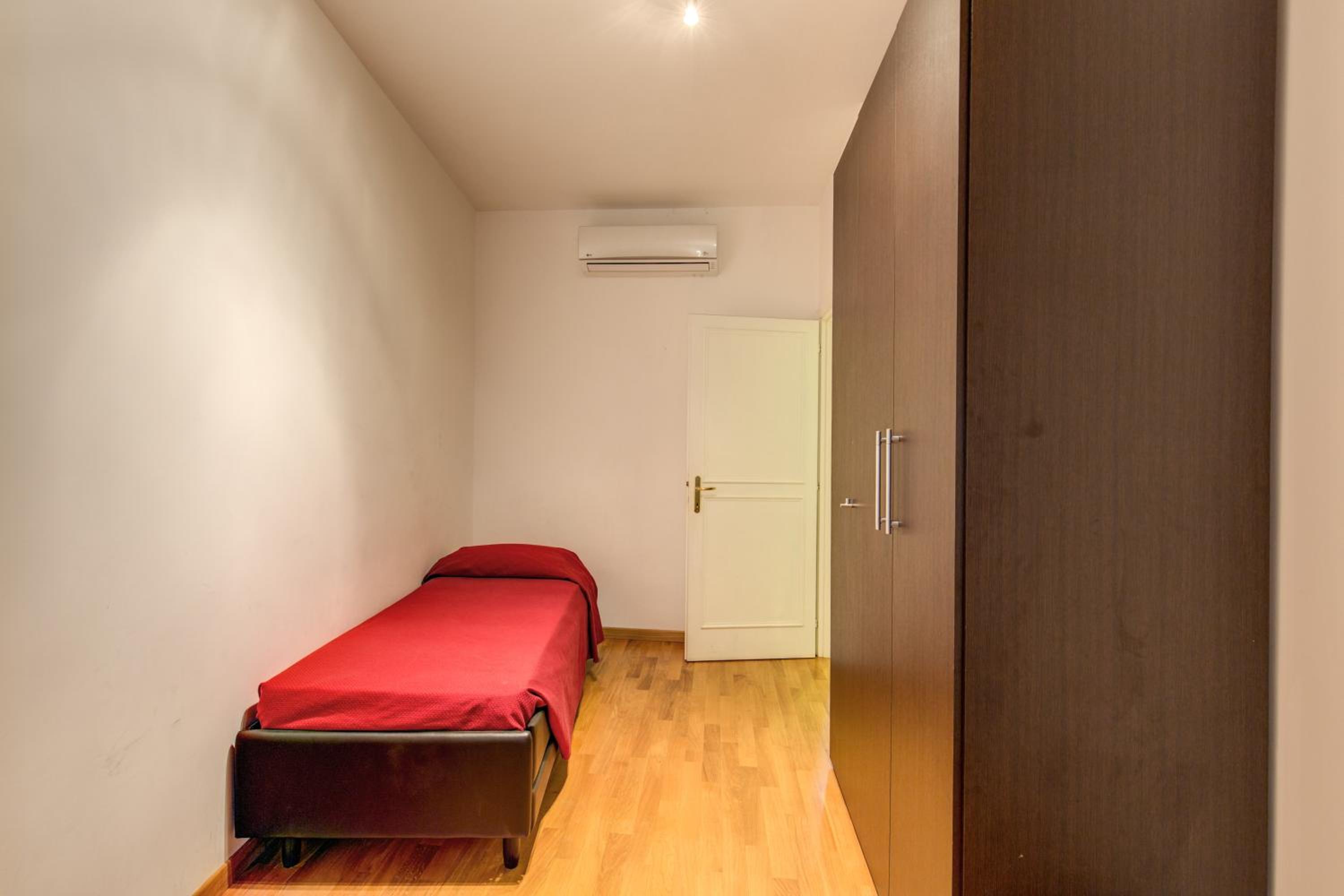 Two-Bedroom Apartment photo 2