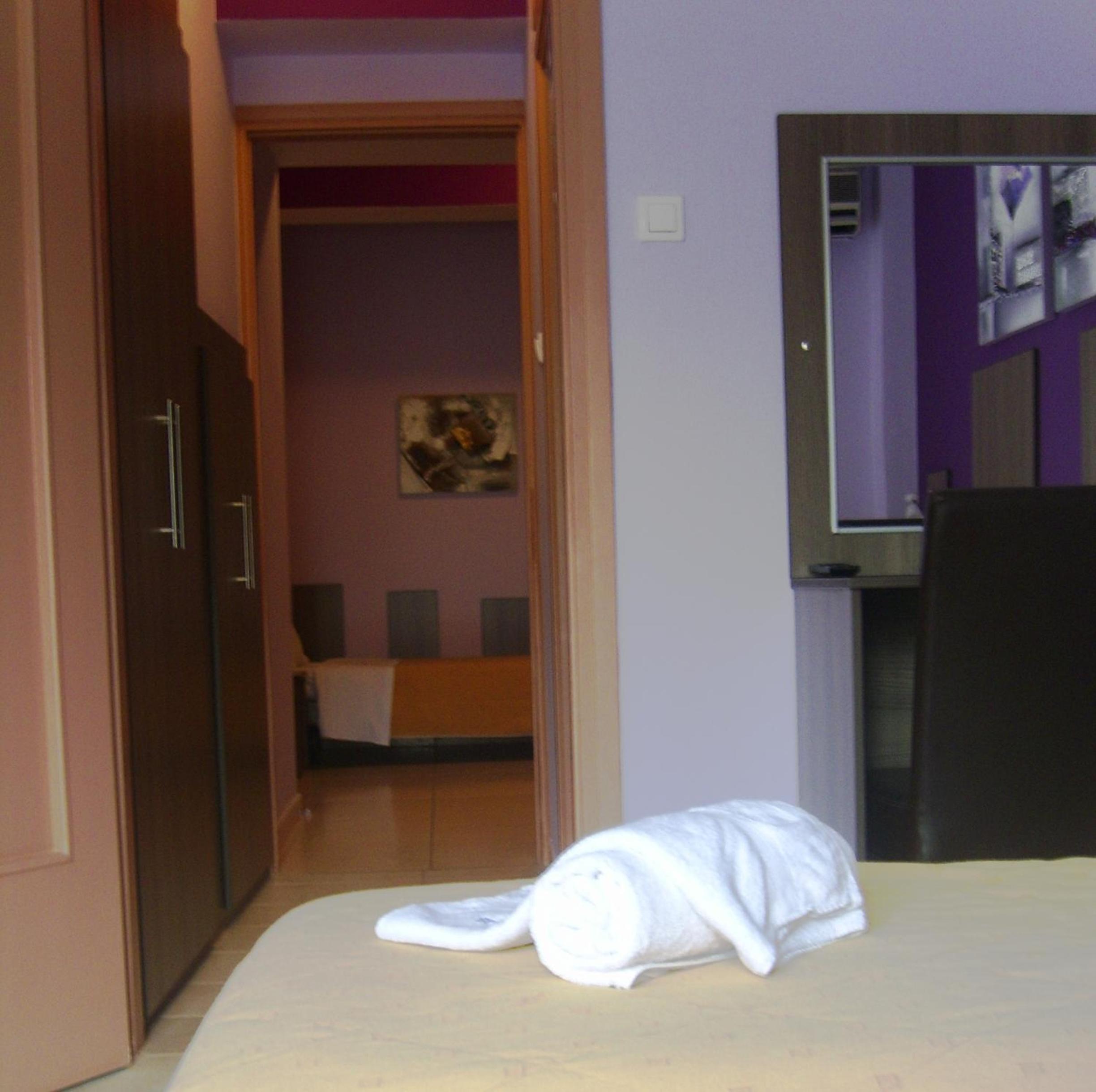 Triple Room - Photo 12