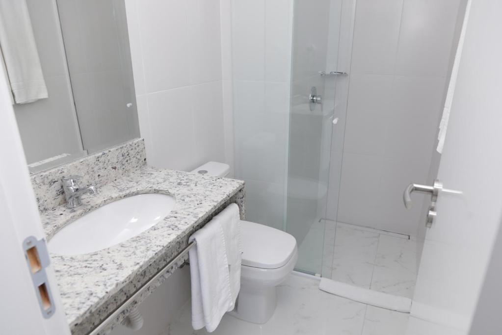Suite - Photo 10