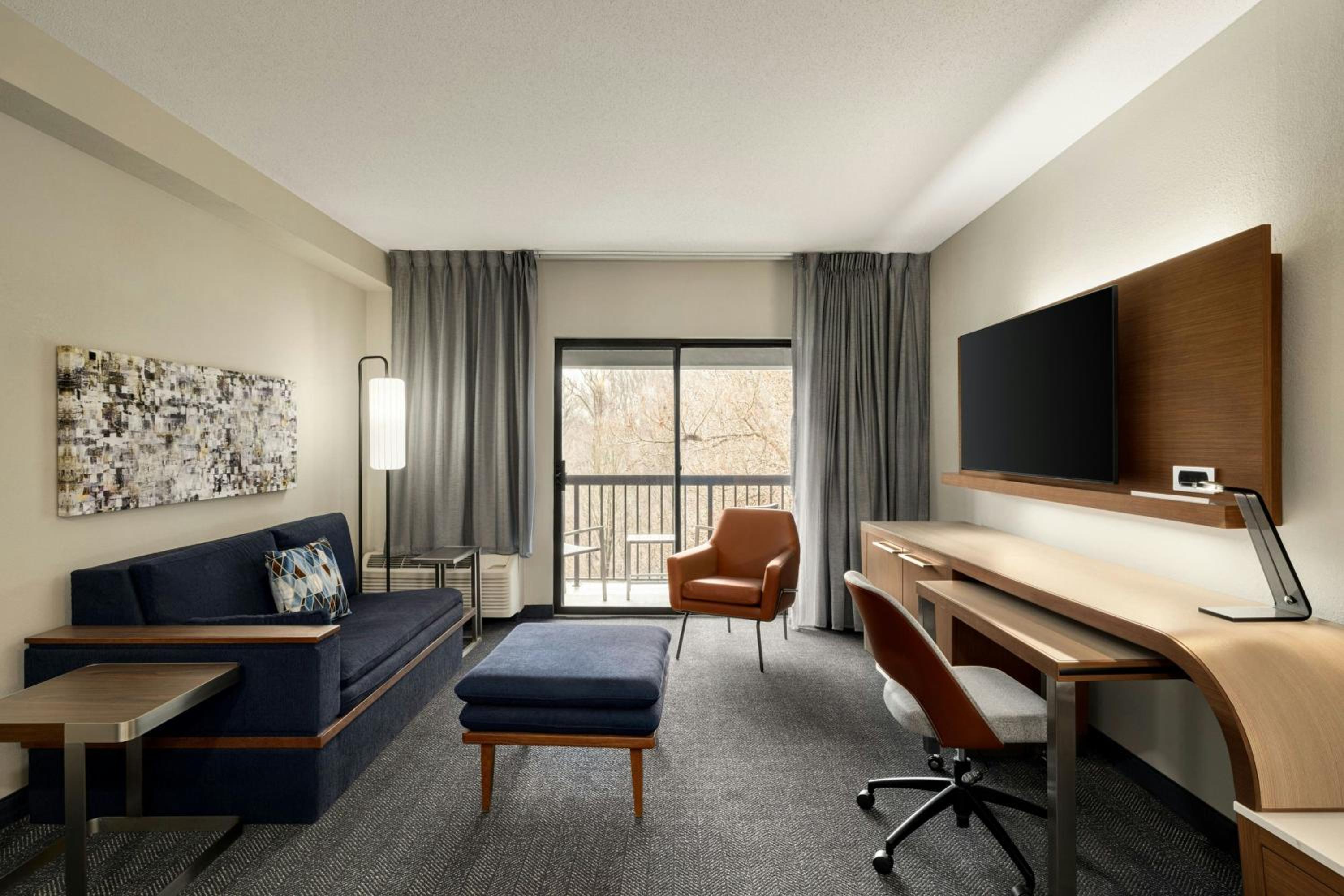 King Suite with Sofa Bed - Hearing Accessible