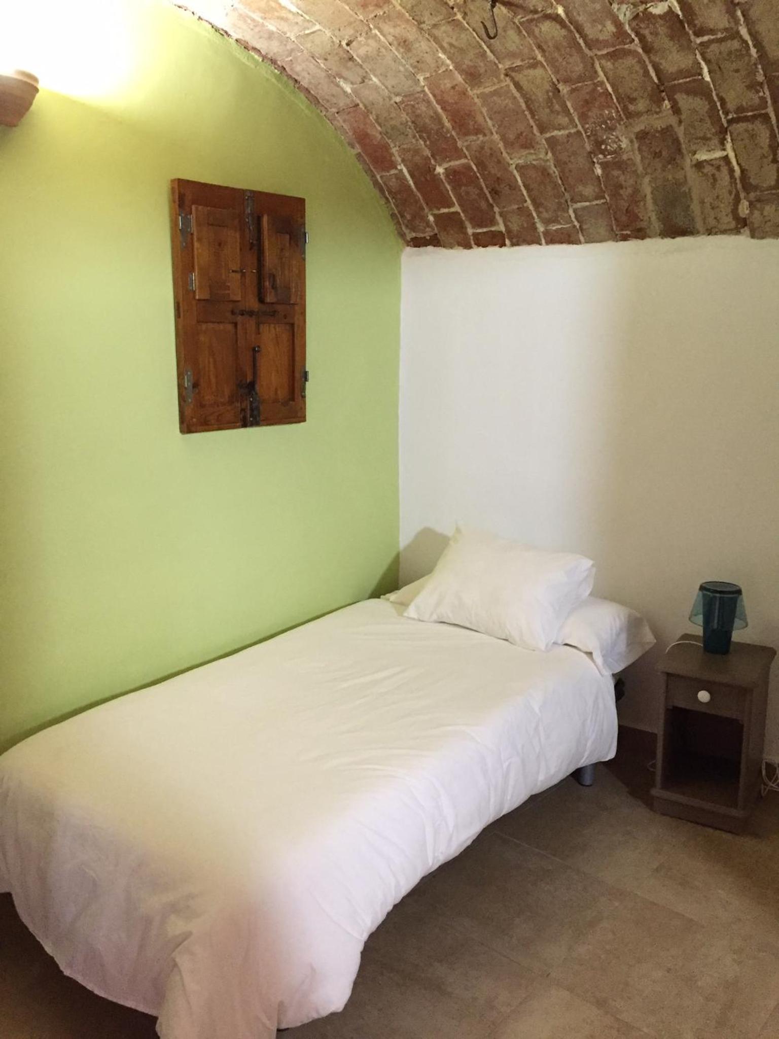 Triple Room with Private Bathroom - Photo 5