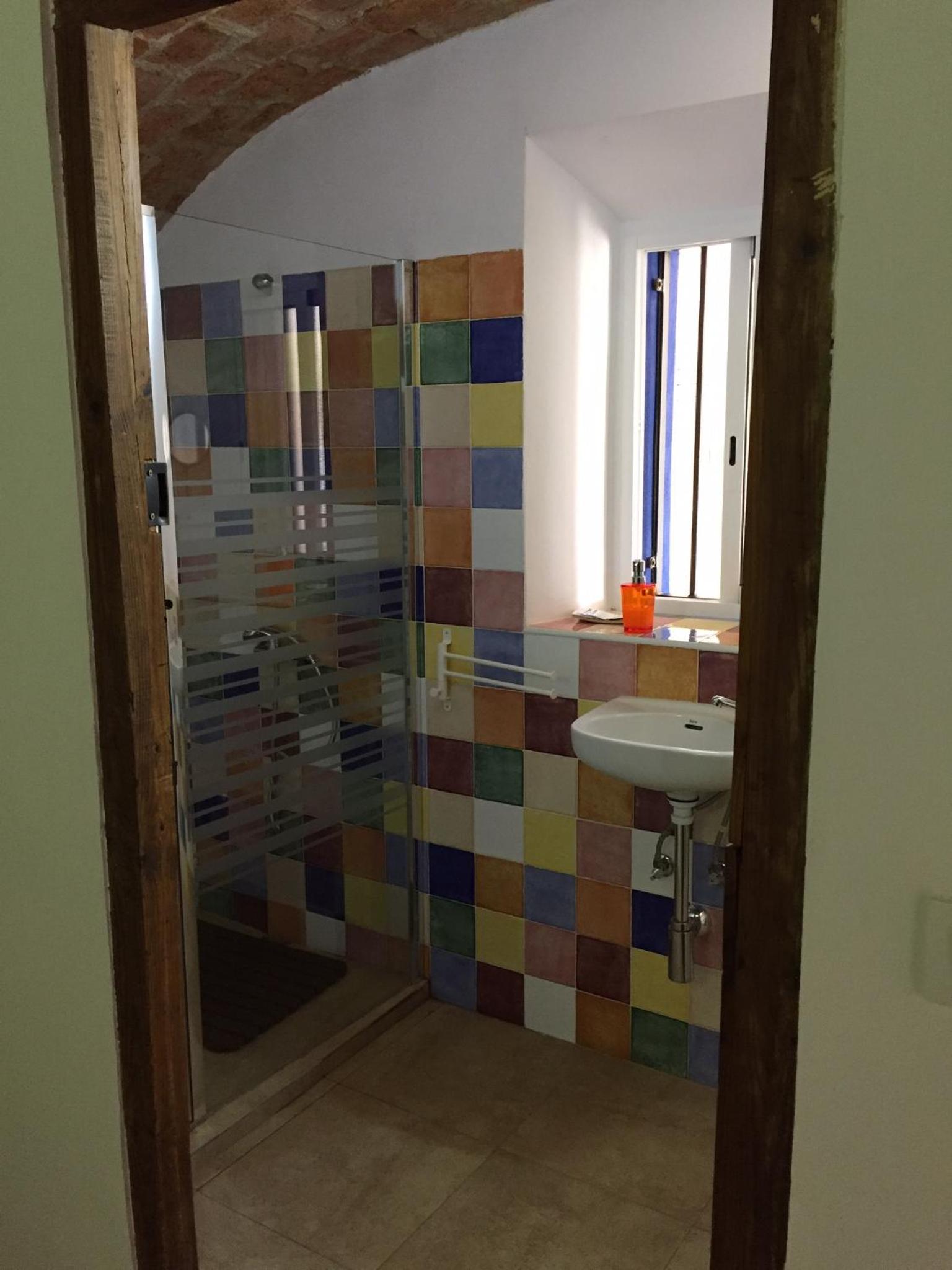 Triple Room with Private Bathroom - Photo 4