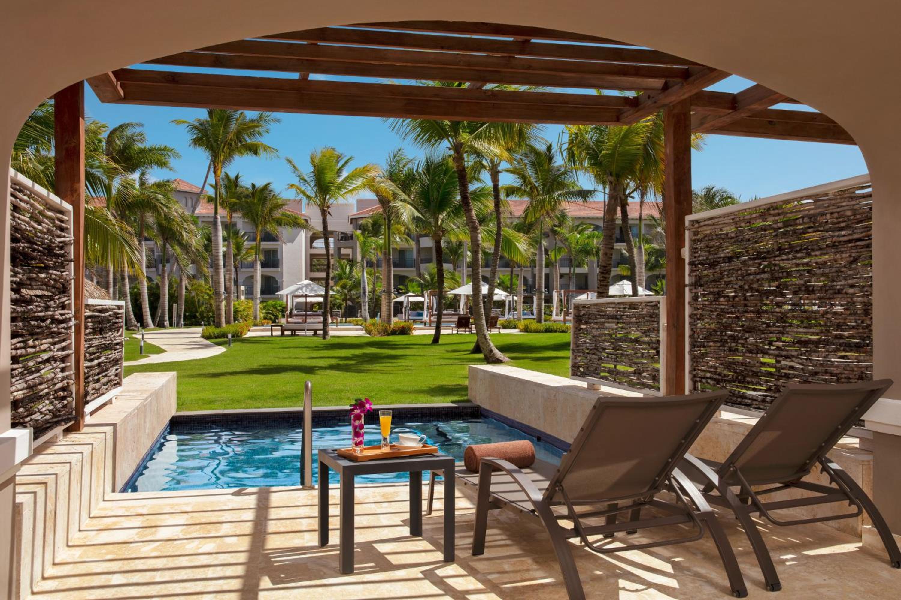 Suite with Private Pool - Photo 4