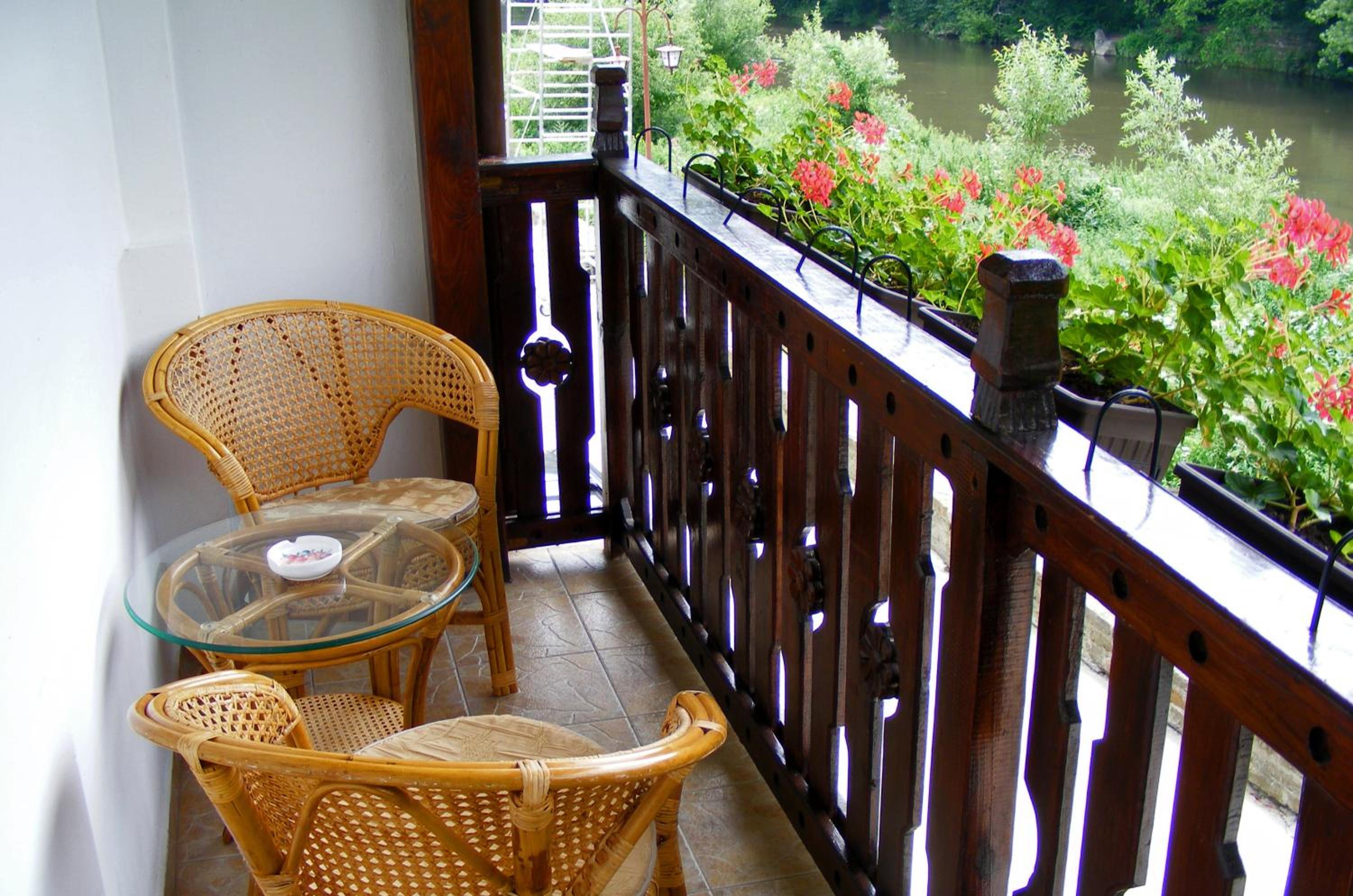 Deluxe Double Room with Balcony - Photo 18
