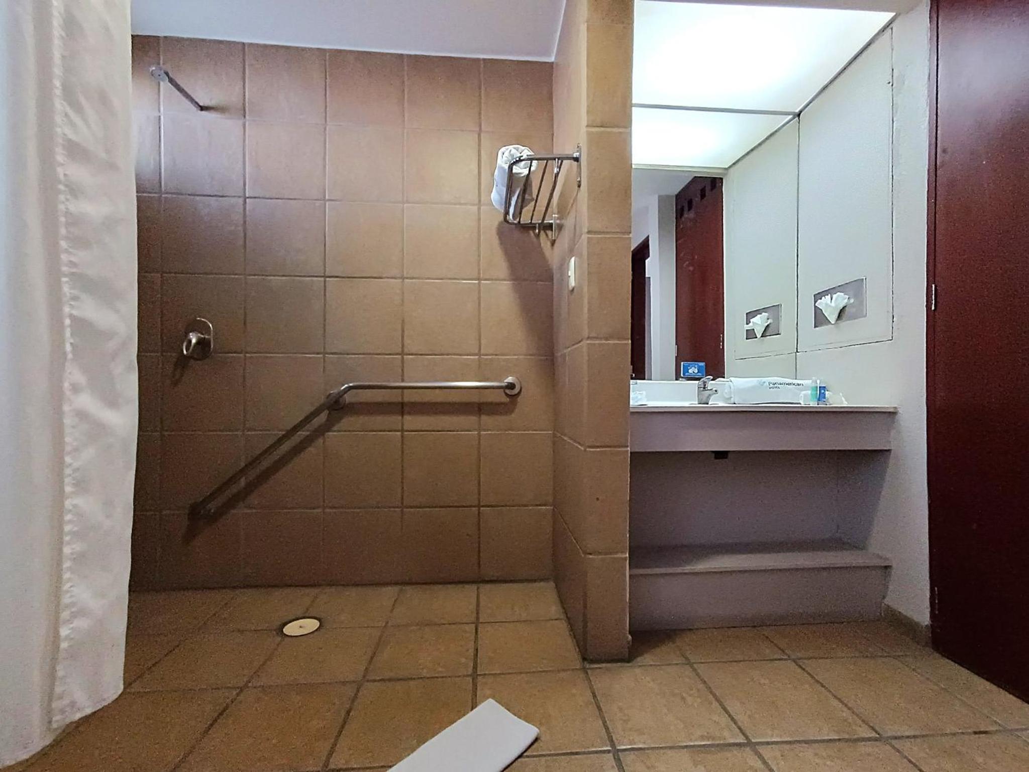 Double Room - Disability Access photo 3