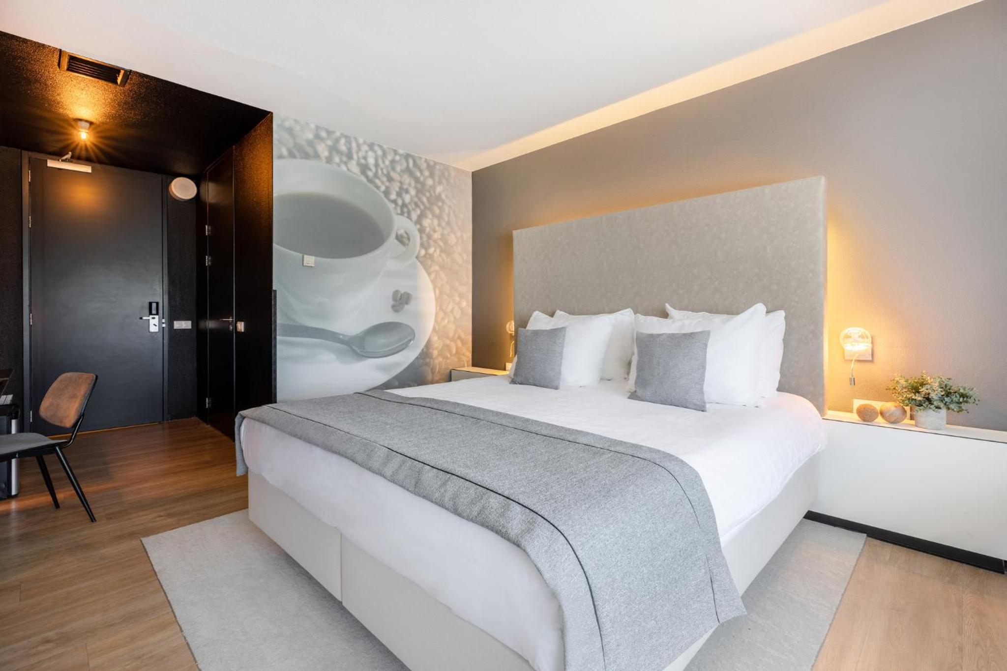 Standard Room with Two Single Beds - Photo 1