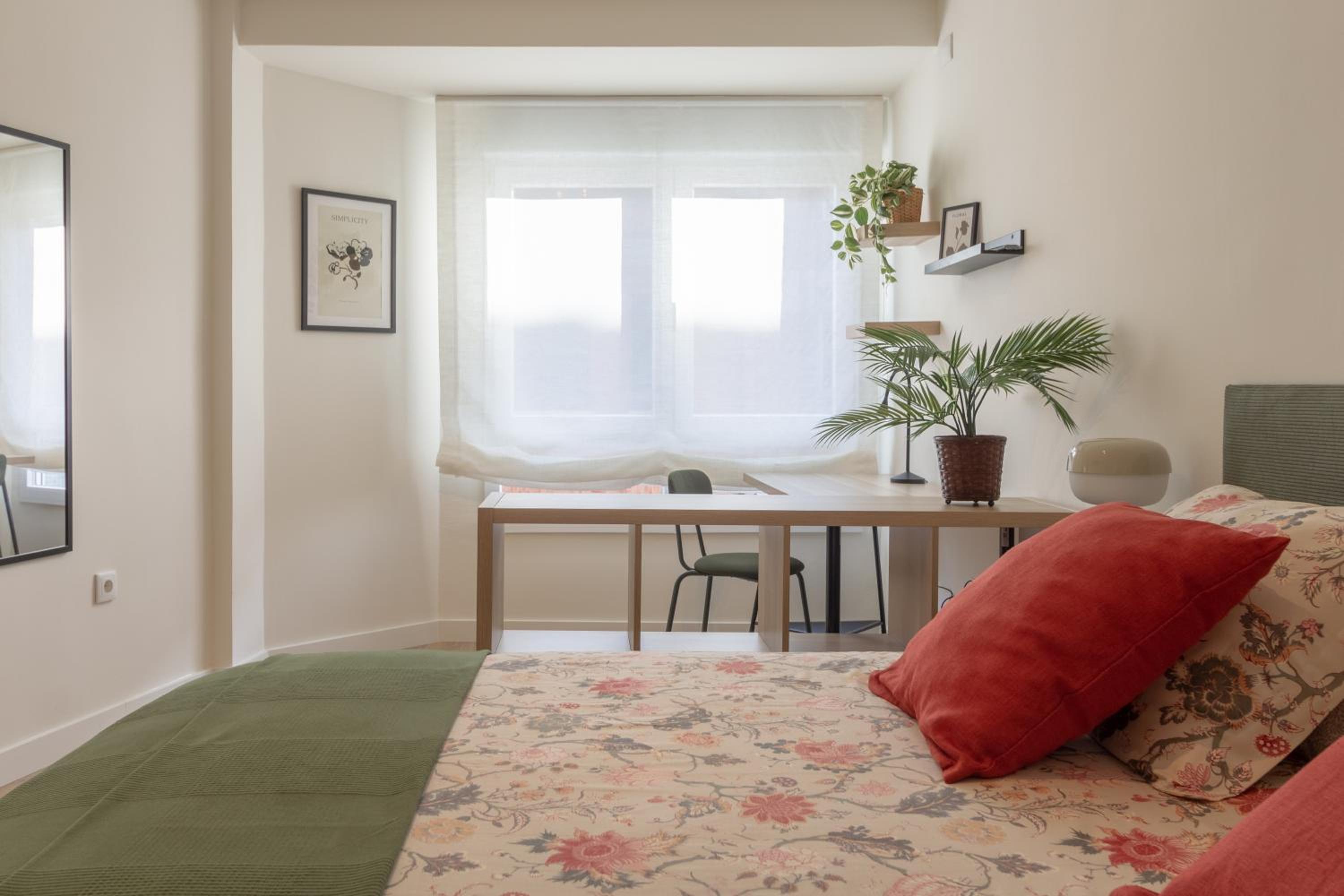Three-Bedroom Apartment - High Floor photo 3