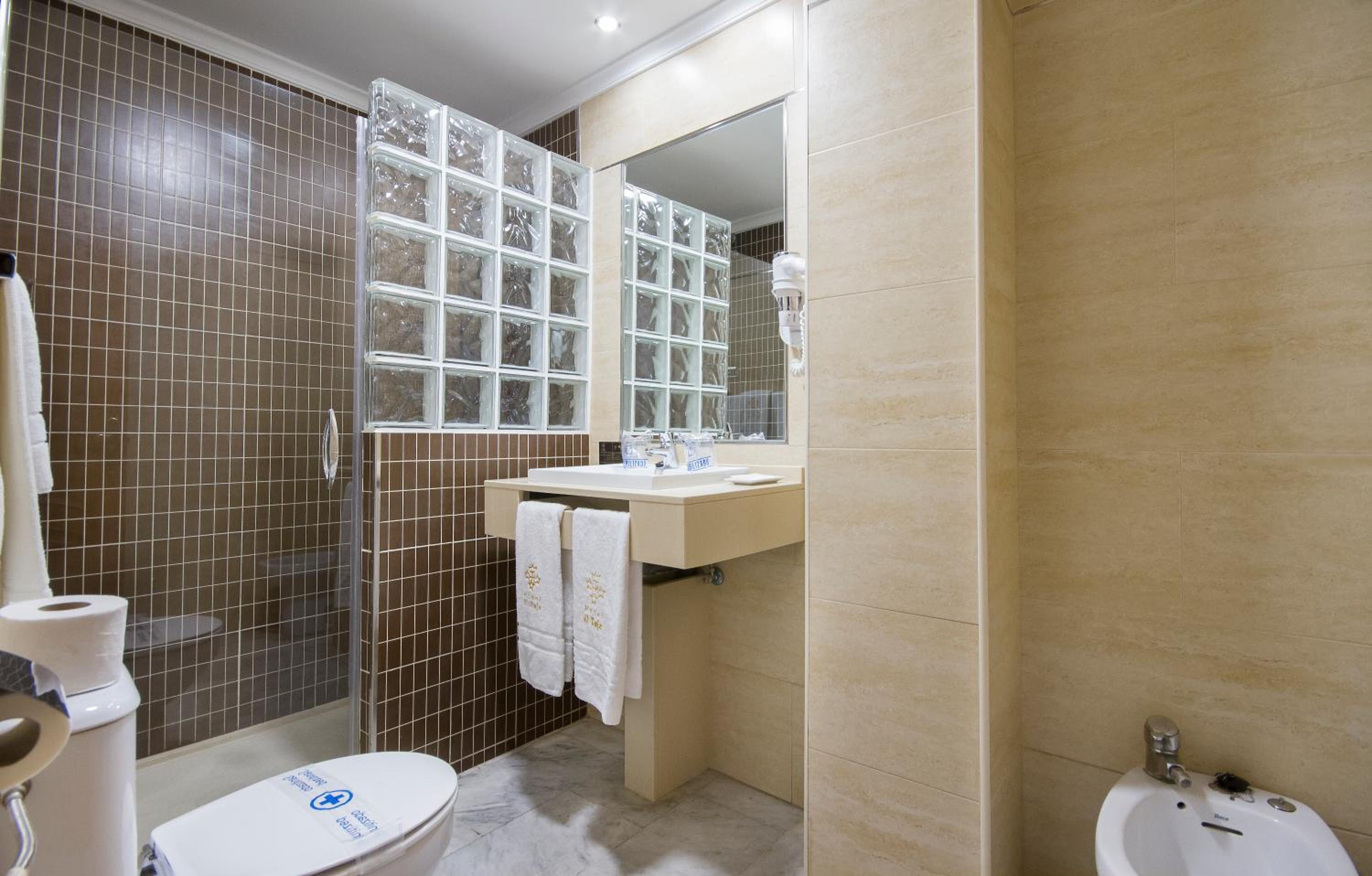 Habitación Estándar con Dos Camas Individuales Habitación Estándar con Dos Camas Individuales