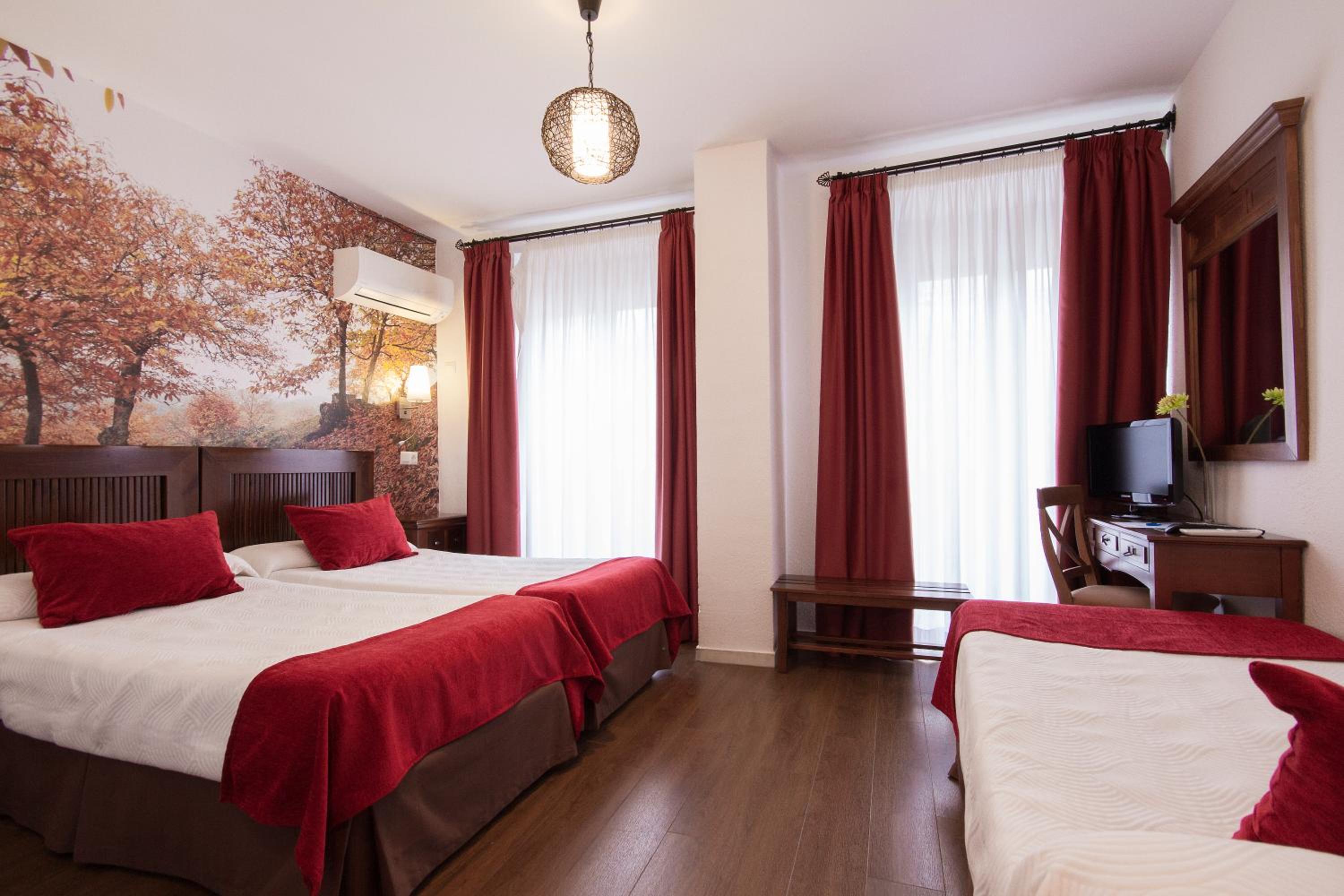 Habitación Doble con Cama Extra (3 Adultos) Habitación Doble con Cama Extra (3 Adultos)