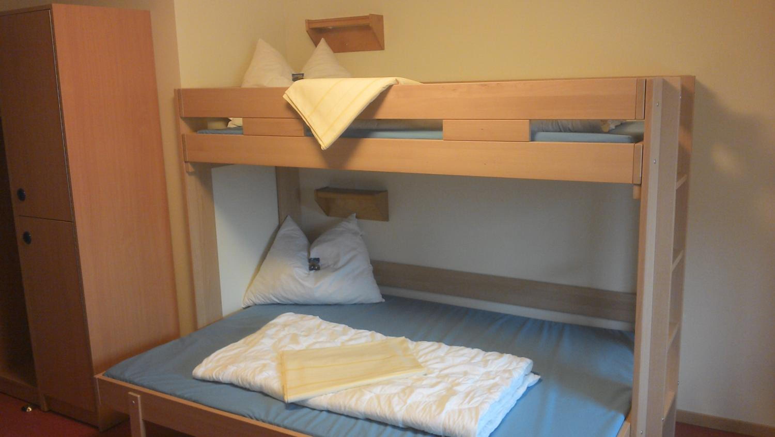Quadruple Room with Private Bathroom photo 3