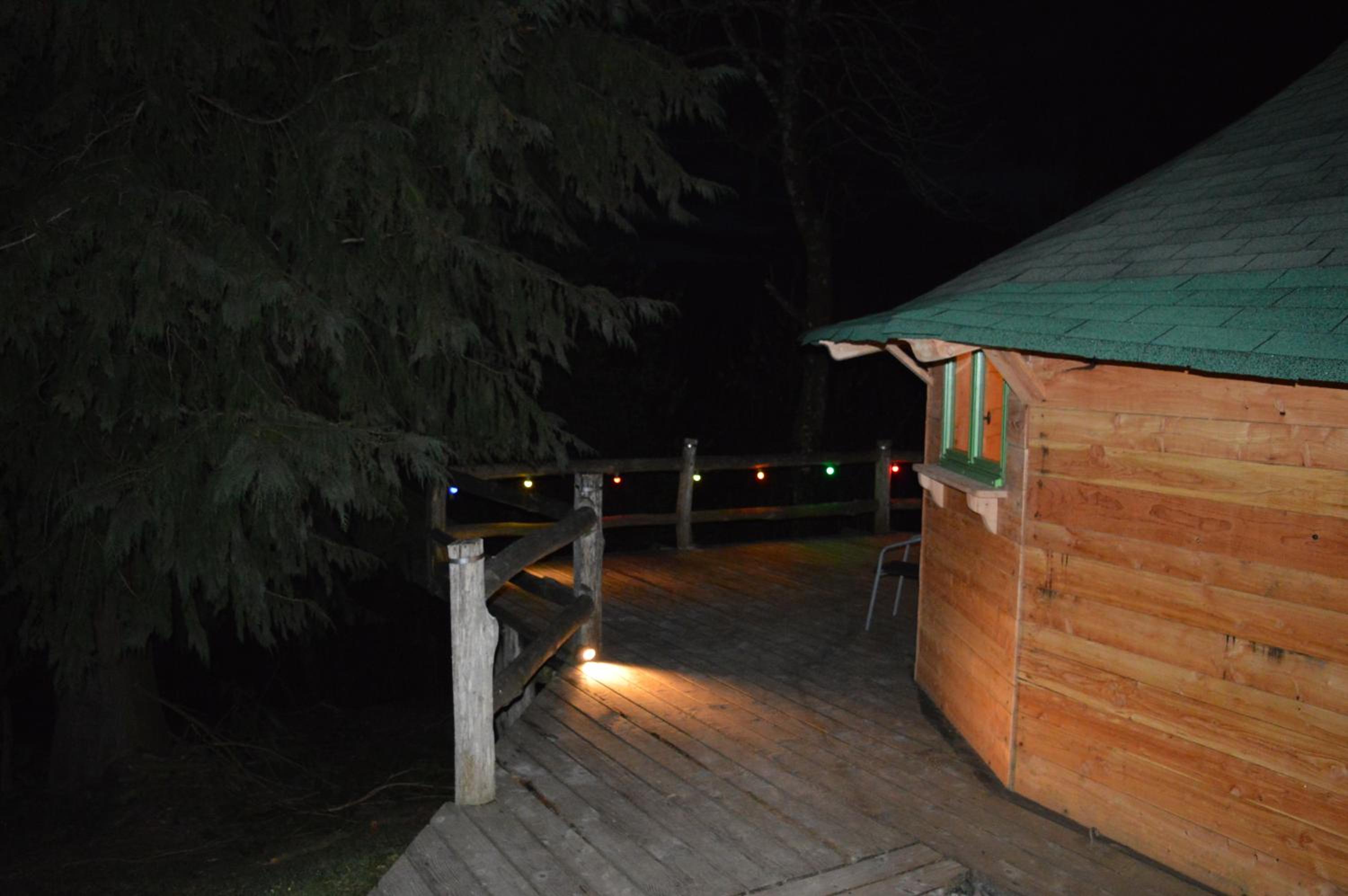 Yurt - Photo 8