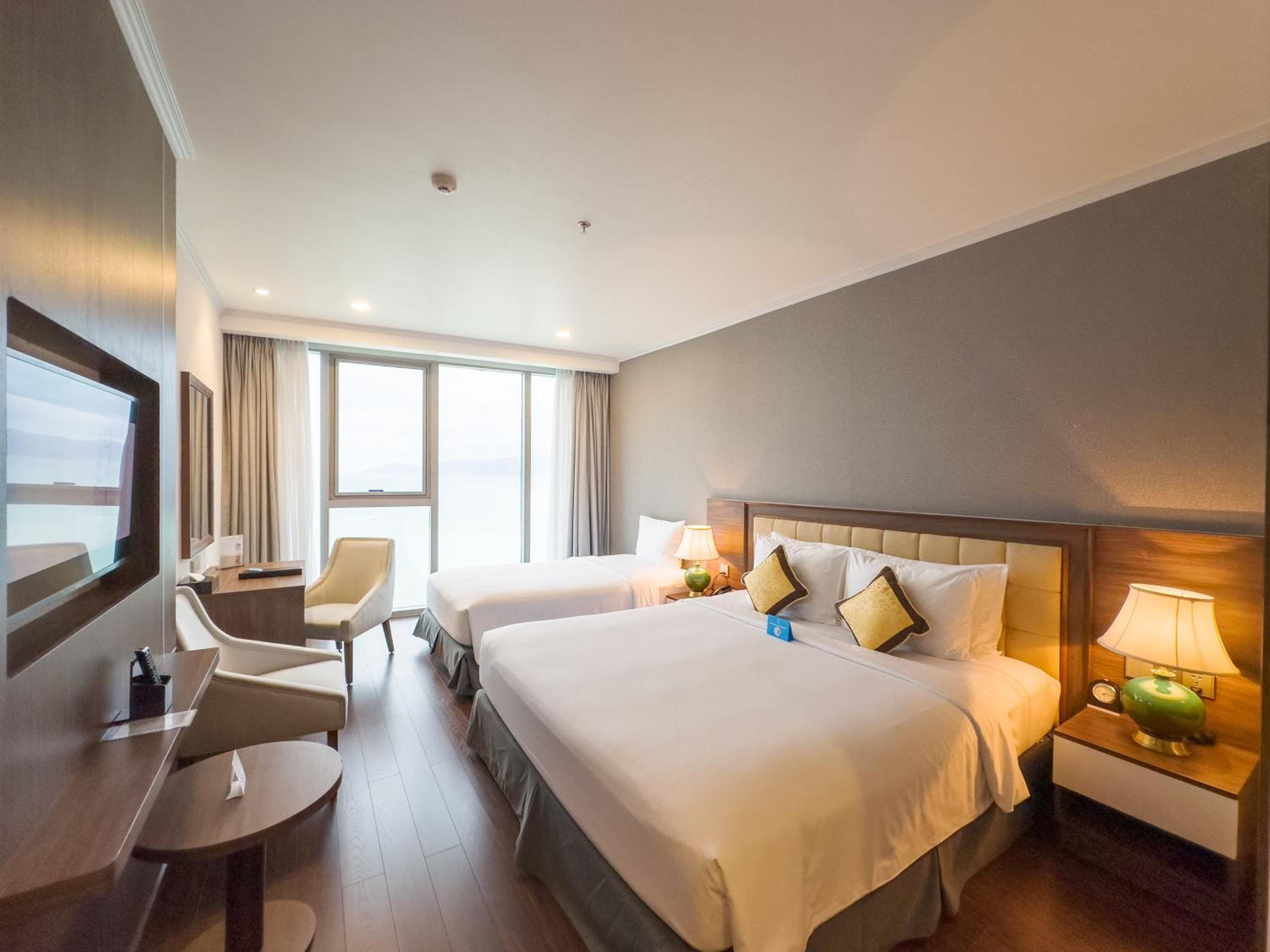 Deluxe Triple Room with Sea View photo 3