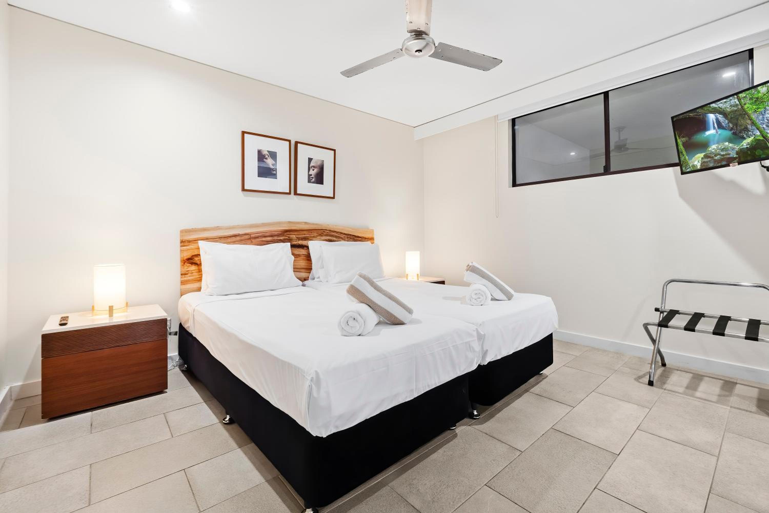 One Bedroom Apartment With Rooftop Spa Bath #422 photo 2