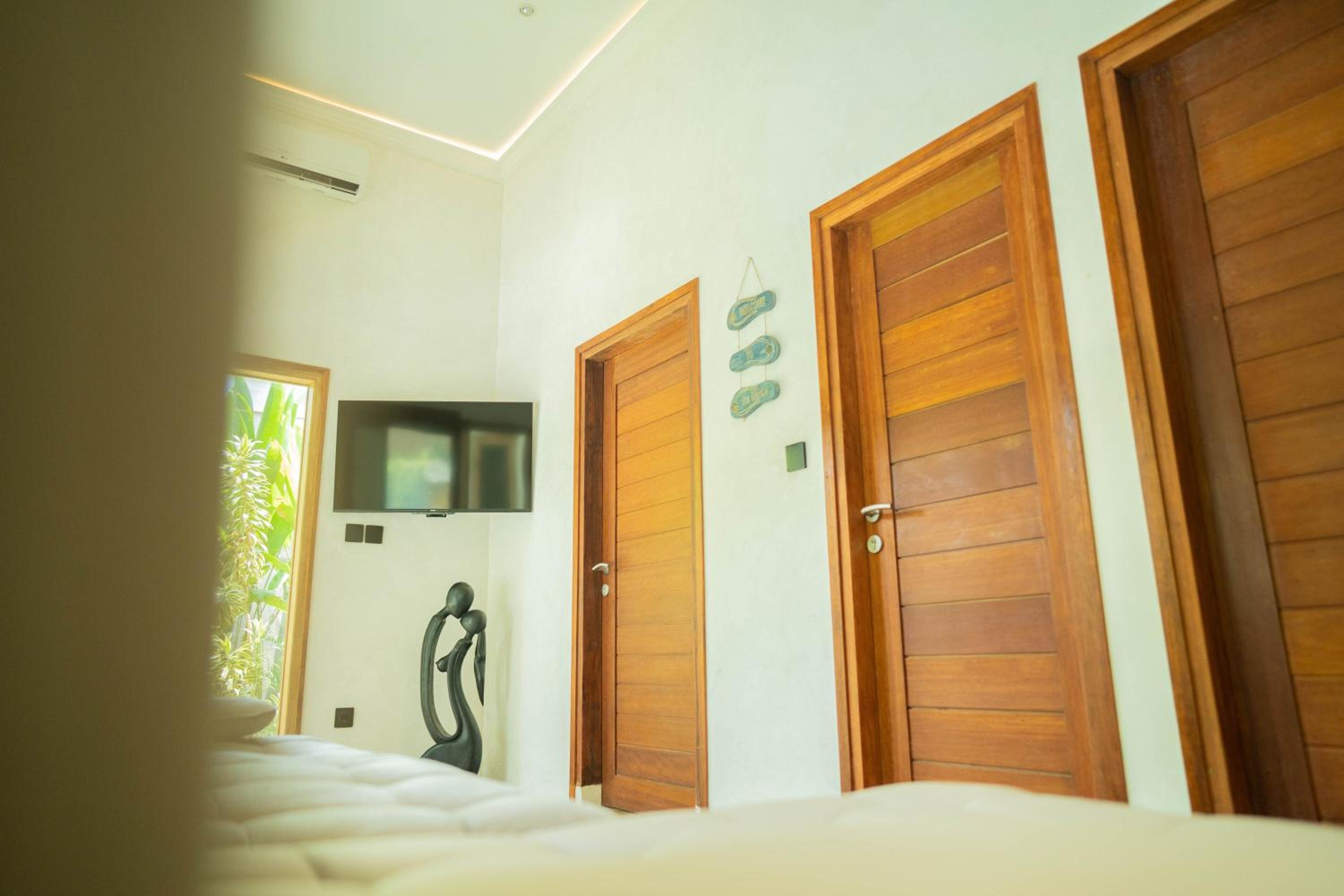 Two-Bedroom Villa - Photo 14