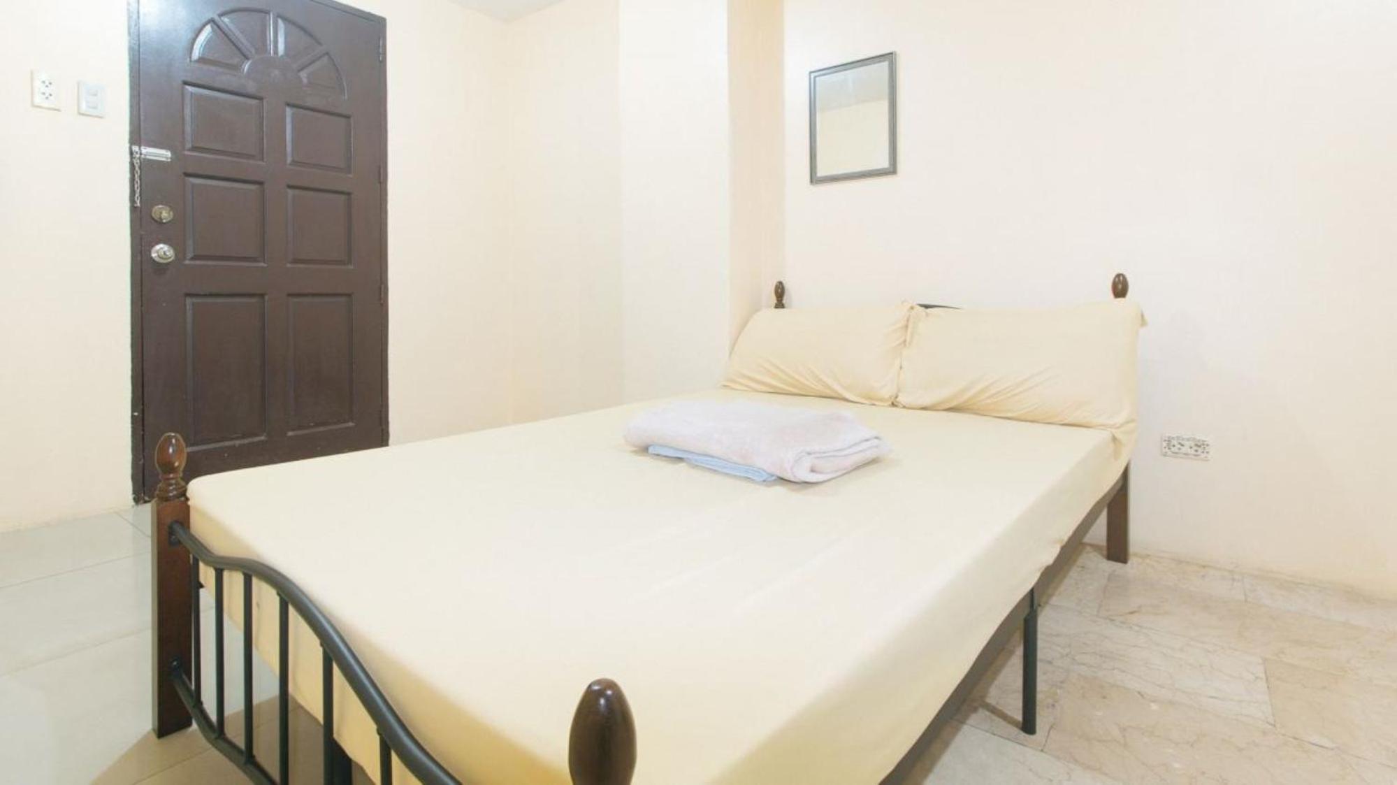 Standard Double Room with Fan - Photo 1