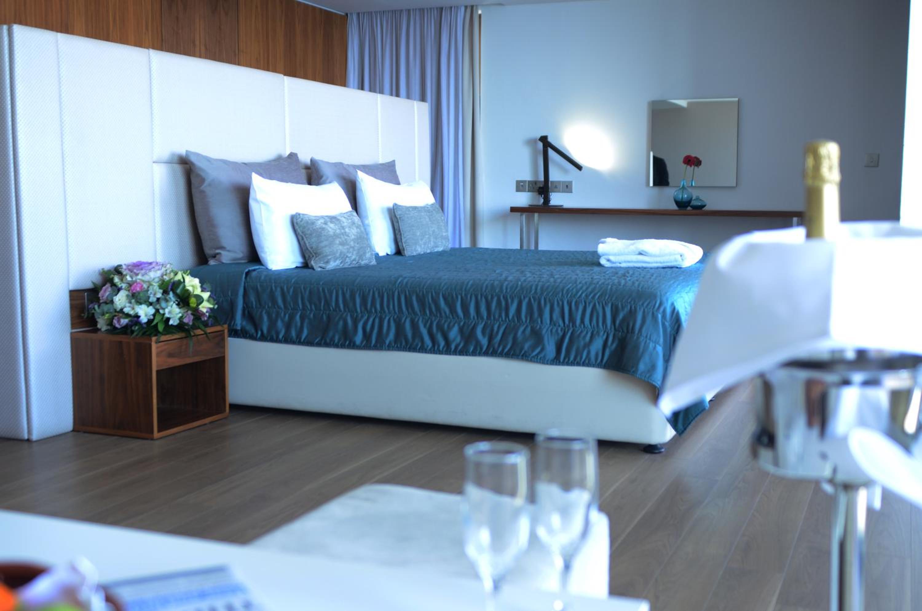 Grand Suite with Sea View - Photo 9
