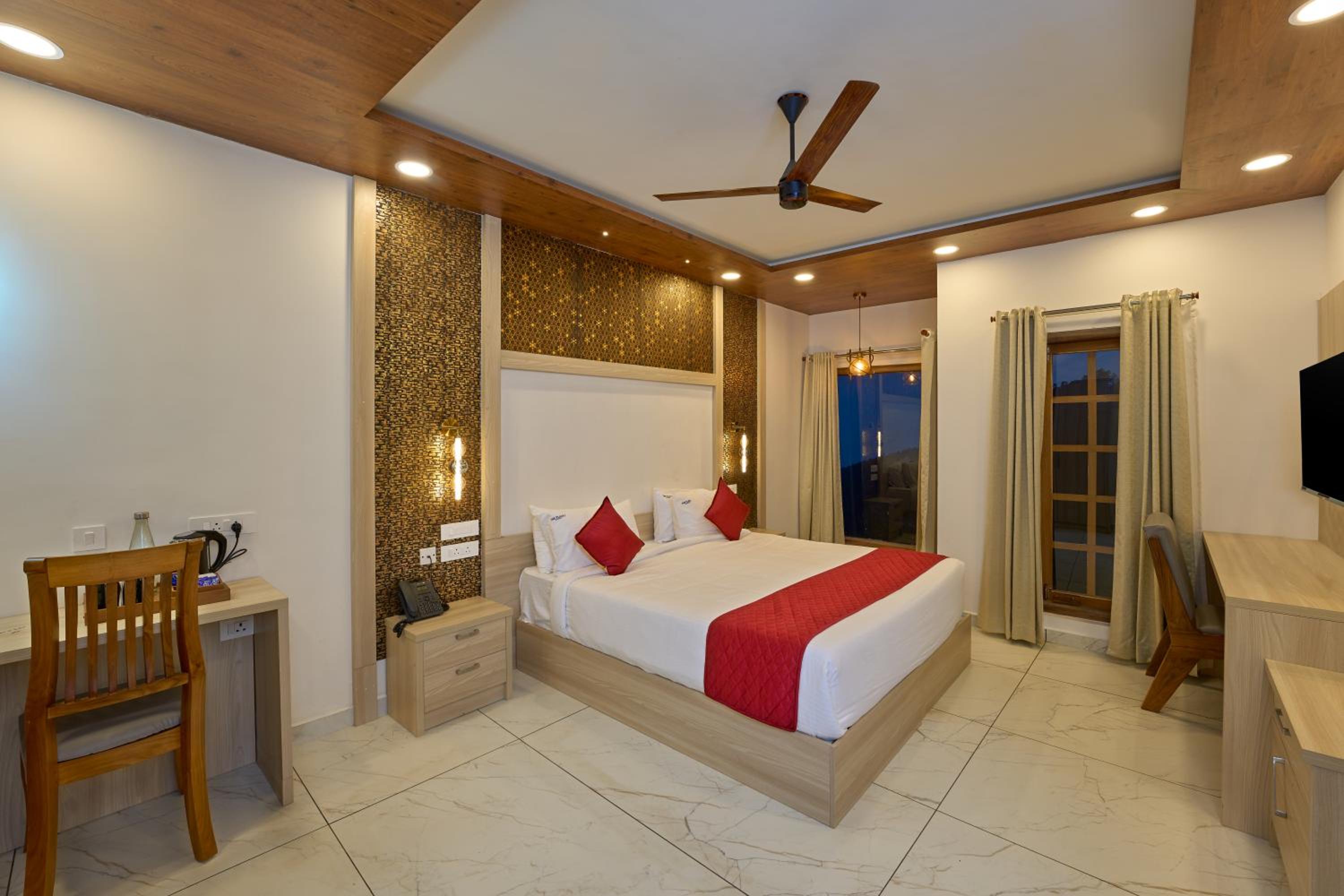 Luxury Plantation View with Bathtub