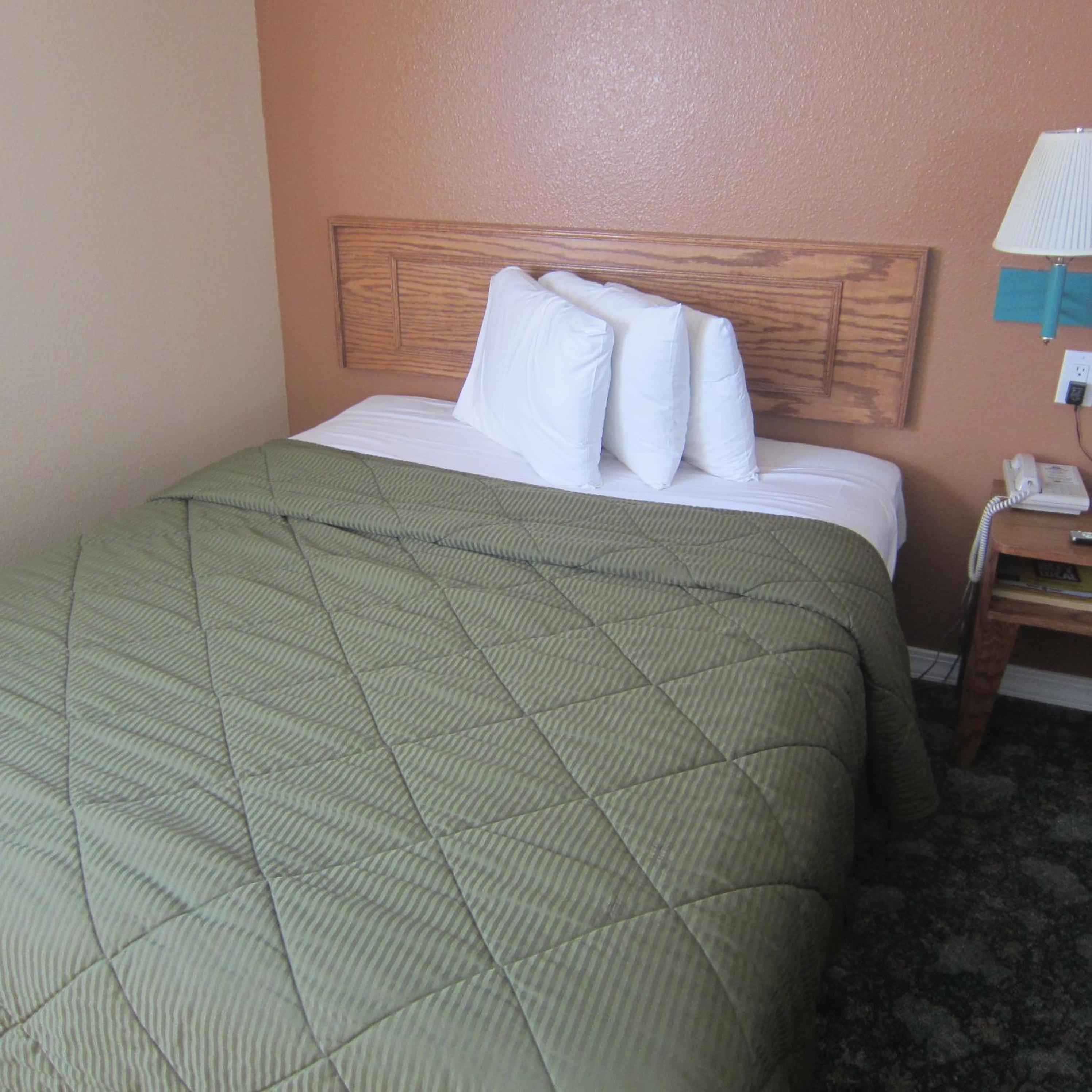 Queen Room - Photo 3