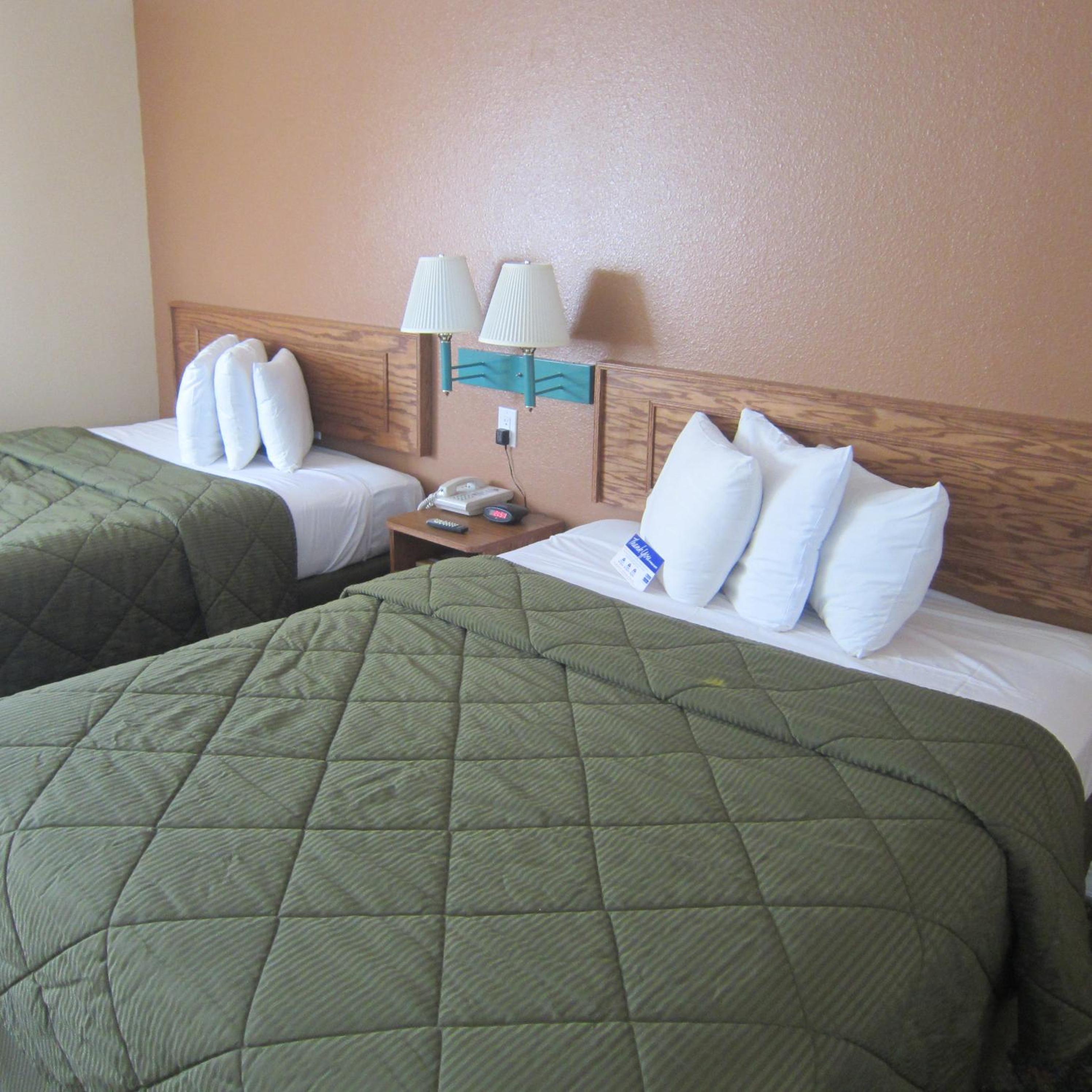 Queen Room with Two Queen Beds - Photo 1