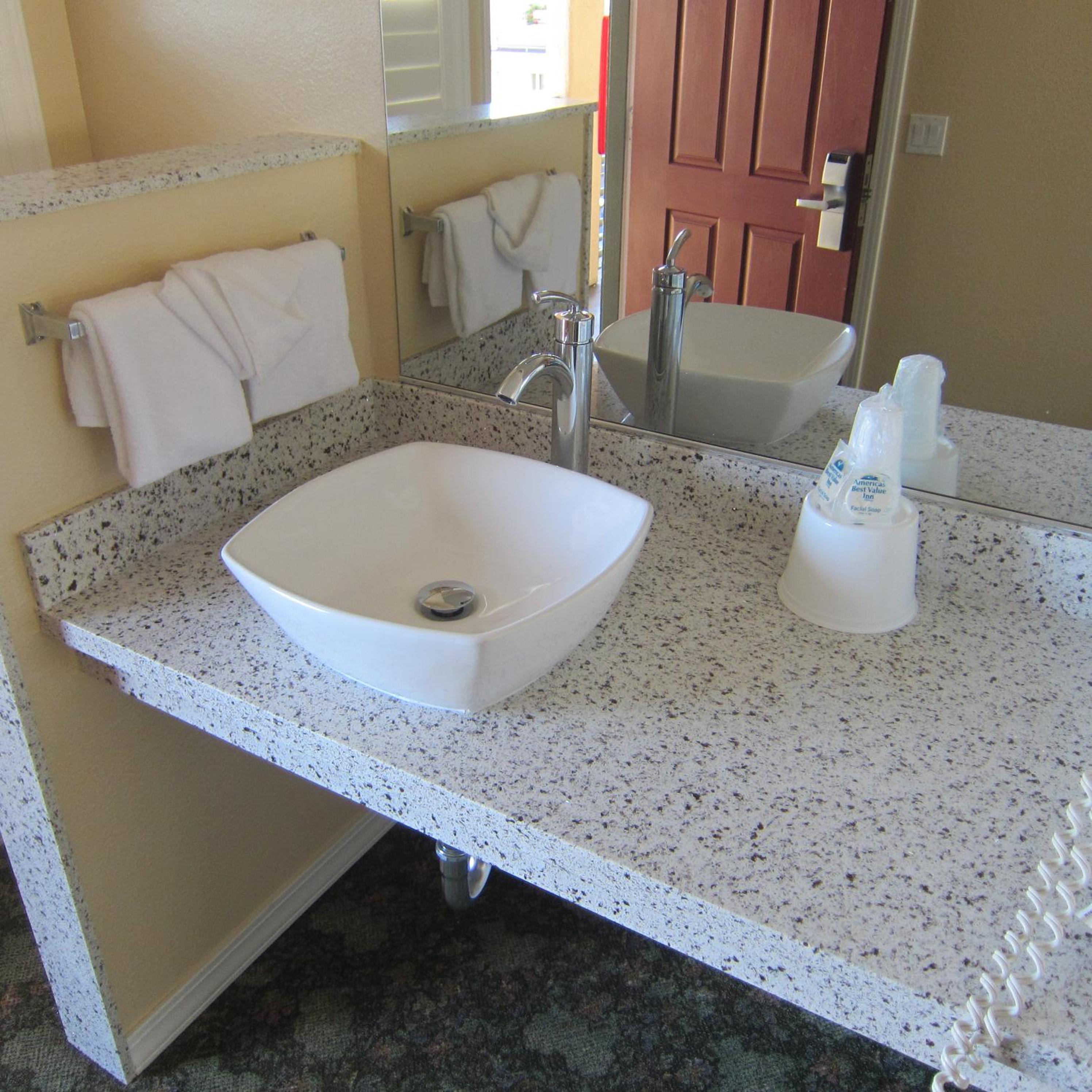Queen Room - Photo 9