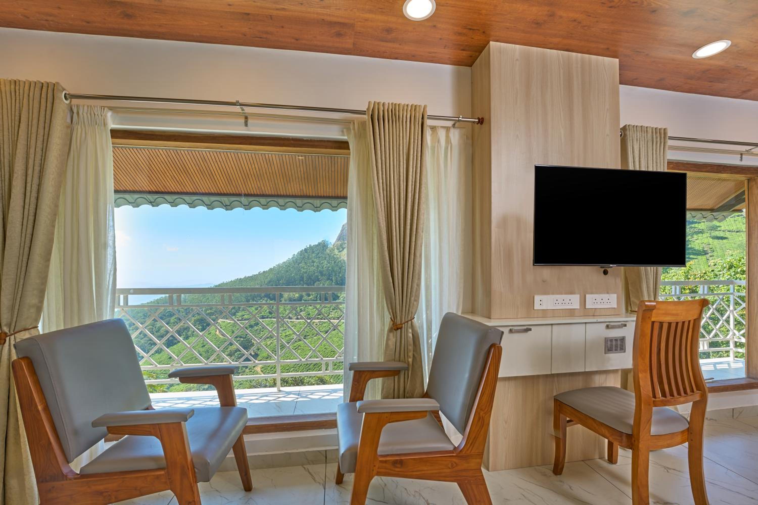 Jacuzzi Room with 5% off on Food & Beverage services & Complimentary Bonfire , Hi-Tea photo 3