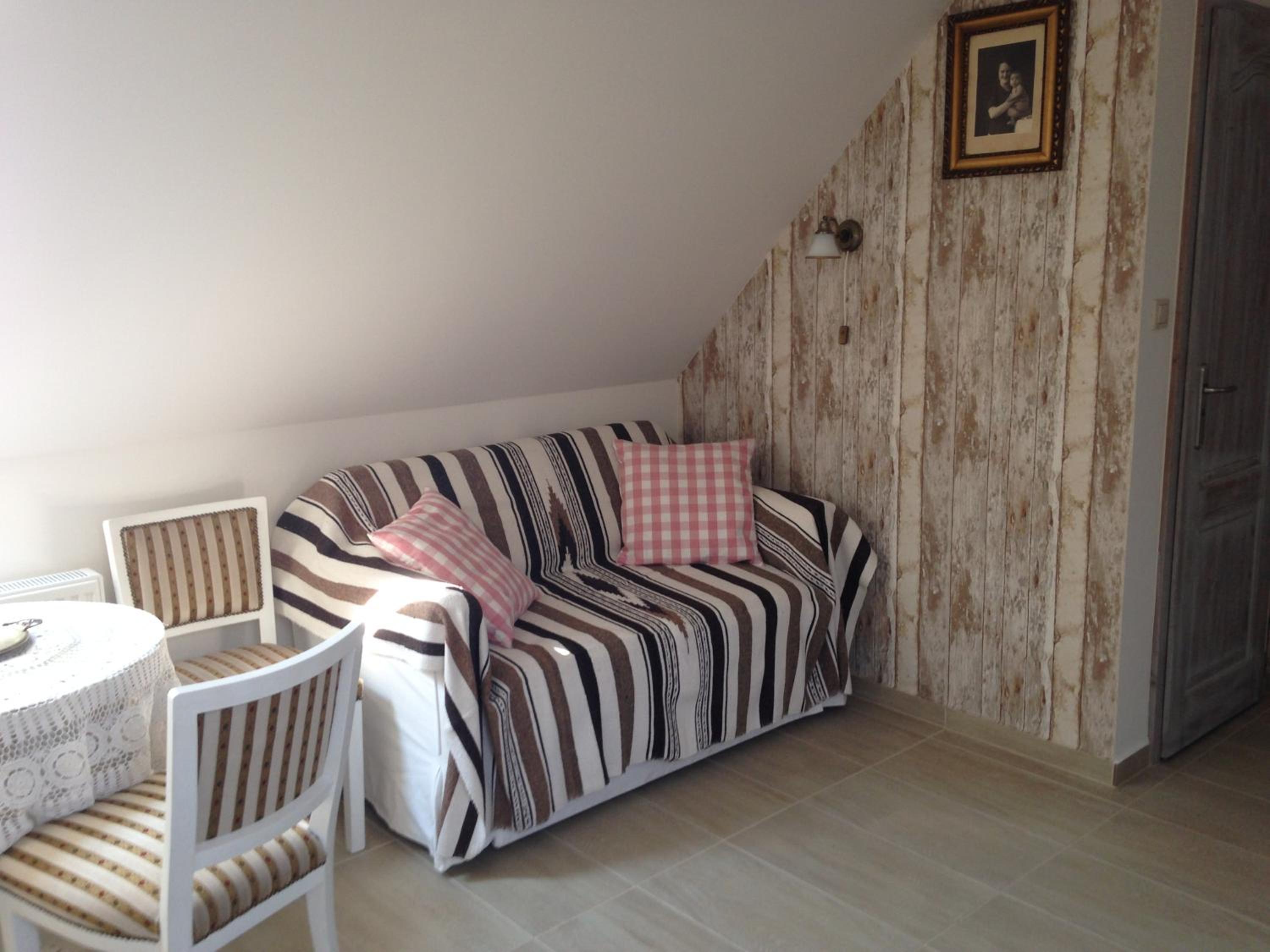 Studio Apartment - Photo 14