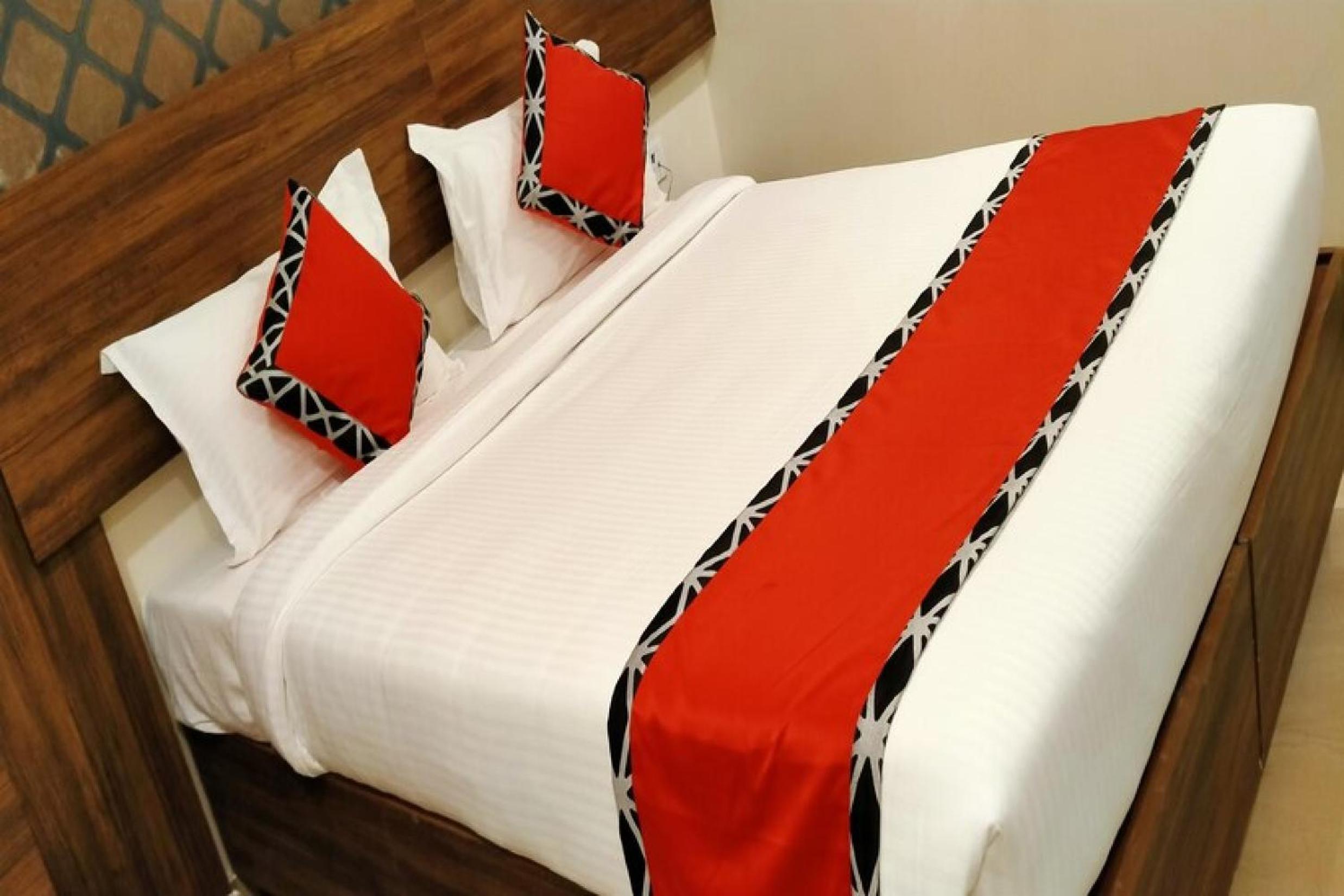 Deluxe Room - Photo 3