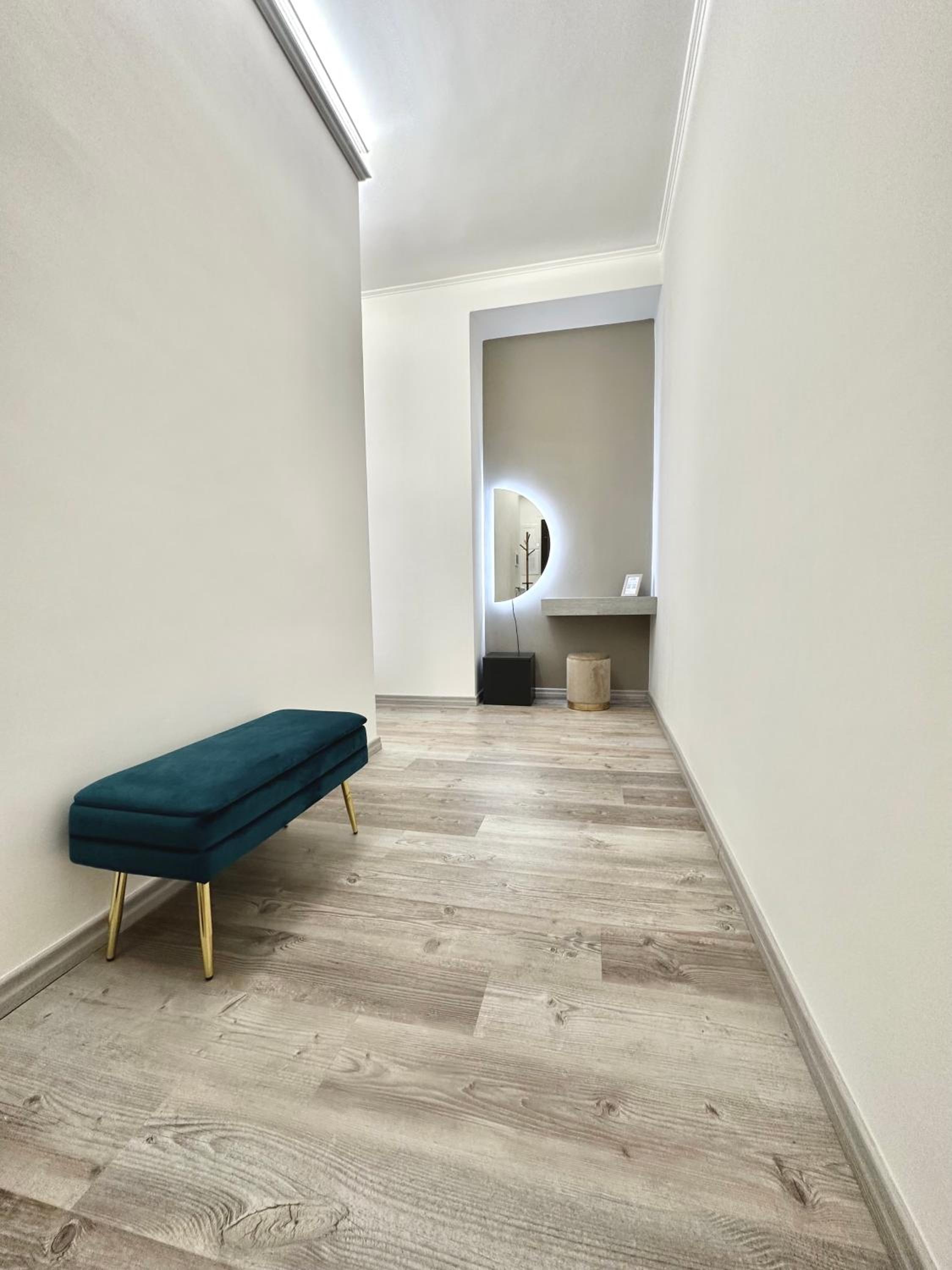 One-Bedroom Deluxe Apartment